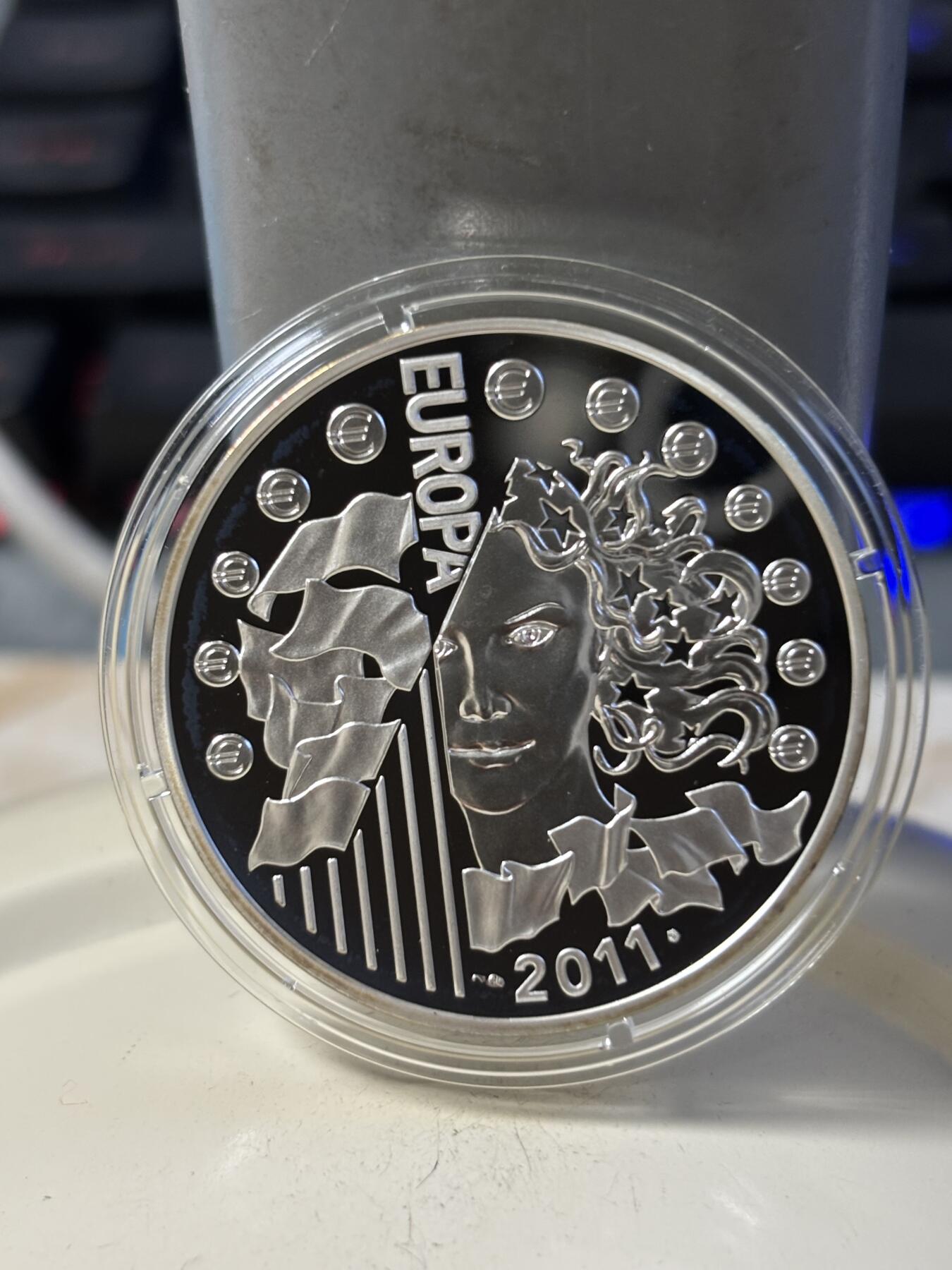 第197期拍卖 法国2011年纪念银币3枚套，900银，22.2克*3，发行10000枚