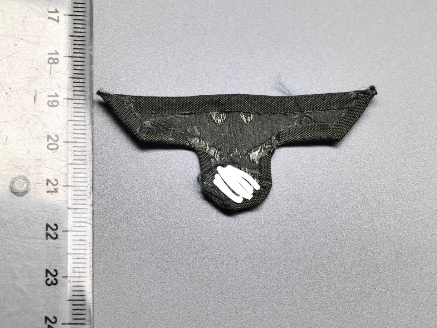 小驴勋章奖章收藏4月11日周六晚六点拍卖（珍爱和平，收藏战争，铭记历史，勿忘国耻，忠党爱国。有偿代拍，送拍规则在简介最后，参拍须阅读规则后再参拍，关系到运费包装发货时效真假辨别等关键信息，拍卖时不再发原图，看大图店主微信码在拍卖店铺介绍里） 现代工艺品 国防军鹰徽 非原品