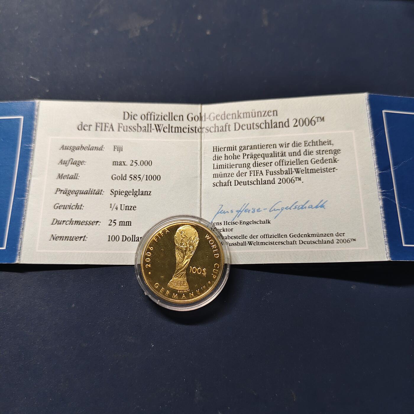 【全场包邮】纯粹捡漏拍521场 【金币】斐济2003年100元德国世界杯精制纪念金币【7.78克58.5%】-盒证全