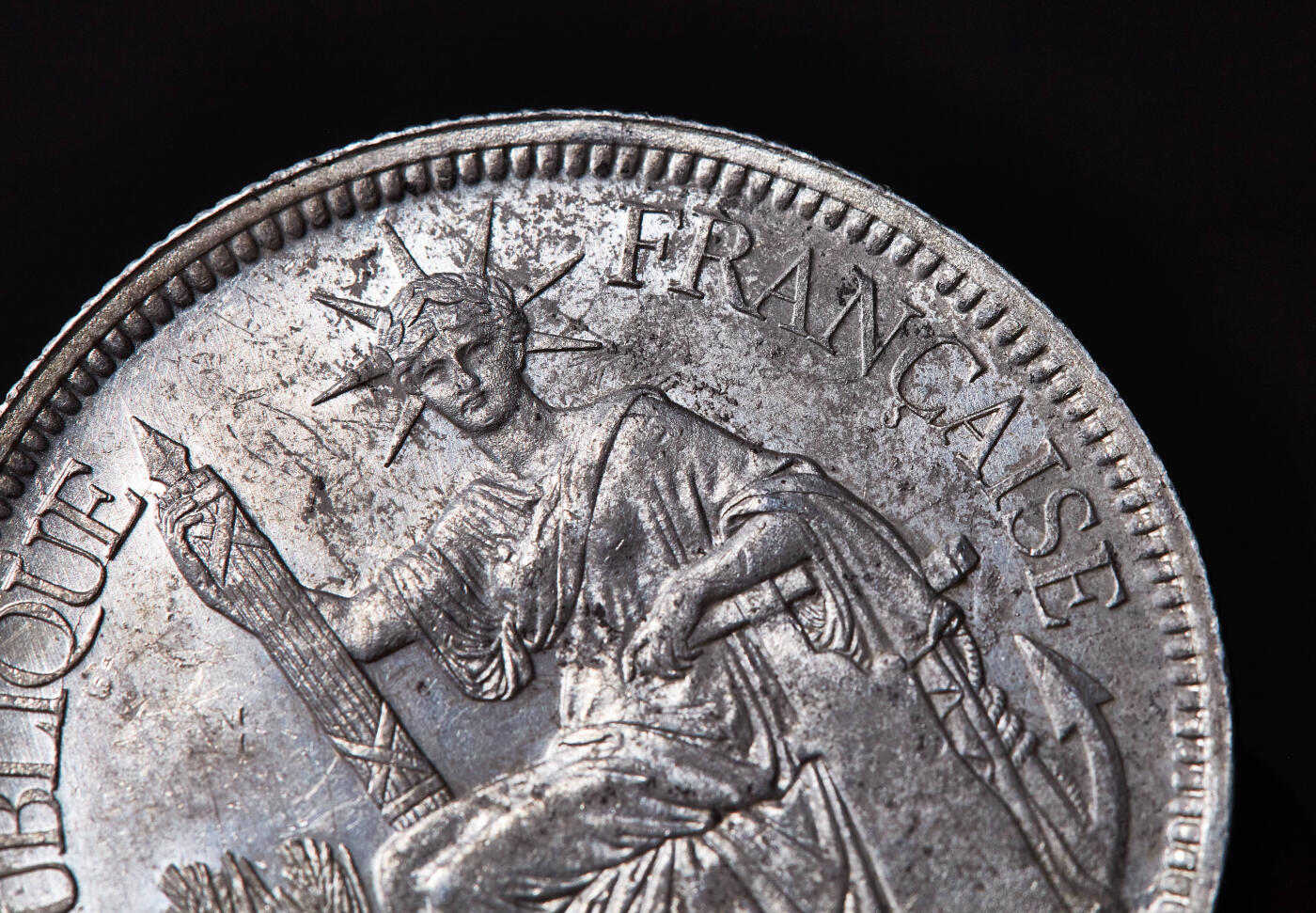 【俄甄集藏】满园春色-2026年(051)04-22星期三 晚 19:30 全场包邮 法属印度支那1894年A版1皮阿斯特加重坐洋大银币，全脸难得，原光品相