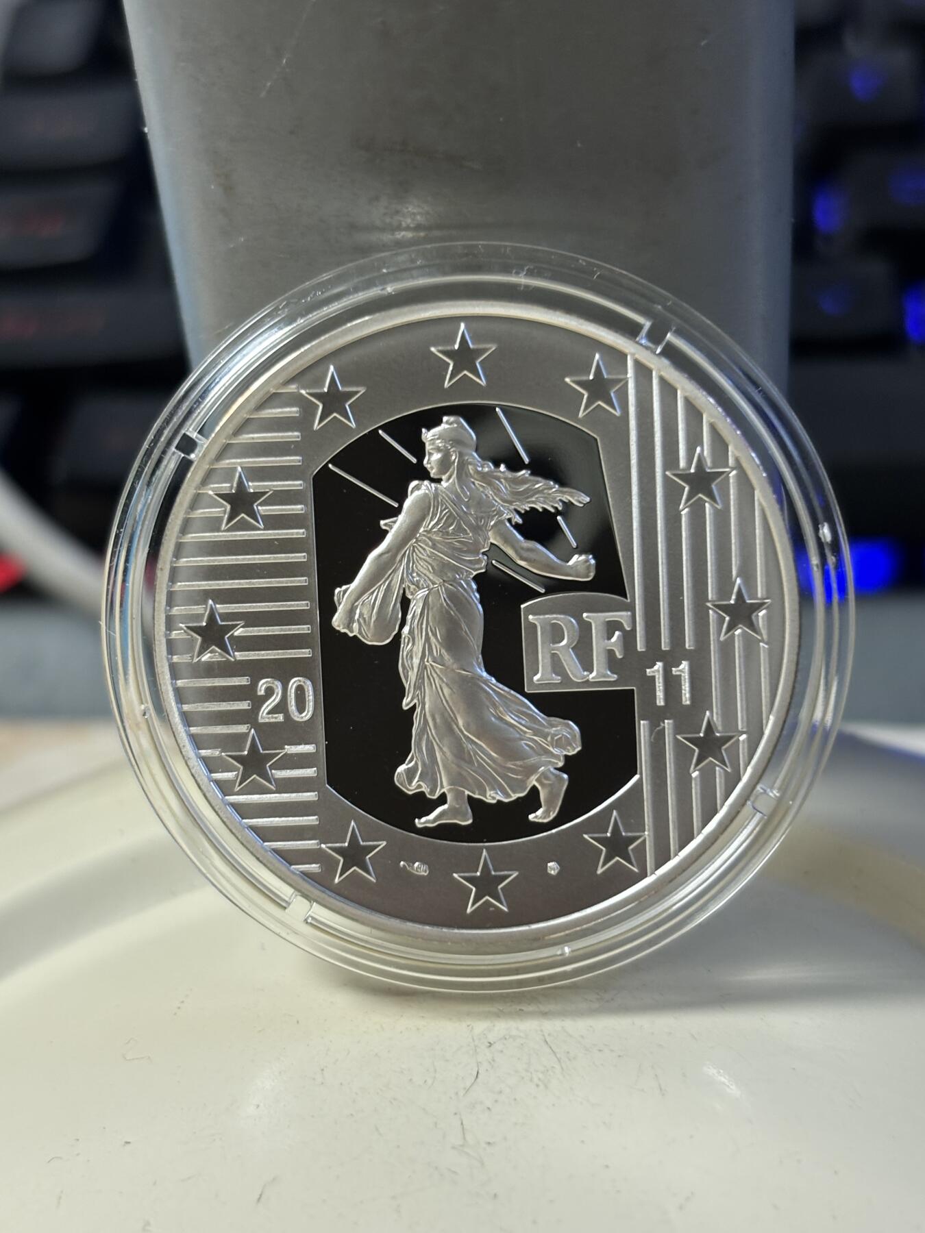 第197期拍卖 法国2011年纪念银币3枚套，900银，22.2克*3，发行10000枚