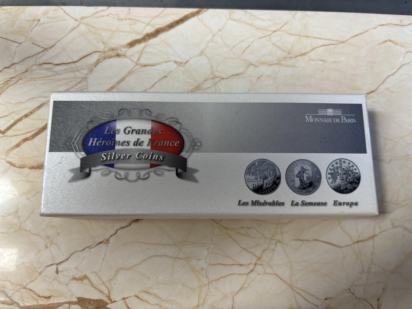 第197期拍卖 法国2011年纪念银币3枚套，900银，22.2克*3，发行10000枚