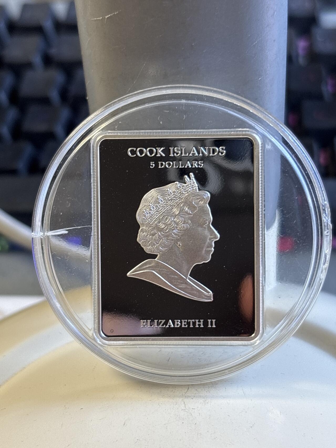 第197期拍卖 库克2009年马泰伊科名画韦尔内霍拉镶嵌天然珍珠银币，925银镶嵌珍珠，25克，30*38毫米，塑料盒有裂痕