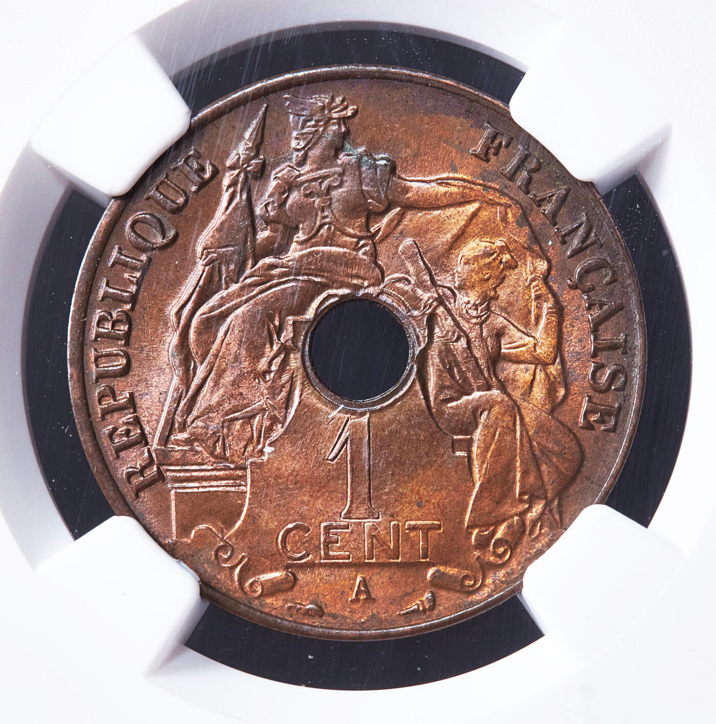 【俄甄集藏】满园春色-2026年(051)04-22星期三 晚 19:30 全场包邮 法属印度支那1922年A版中孔百分之一（1分）铜币，NGC MS63RB，铸纹清晰，巧克力包浆，比1923少很多