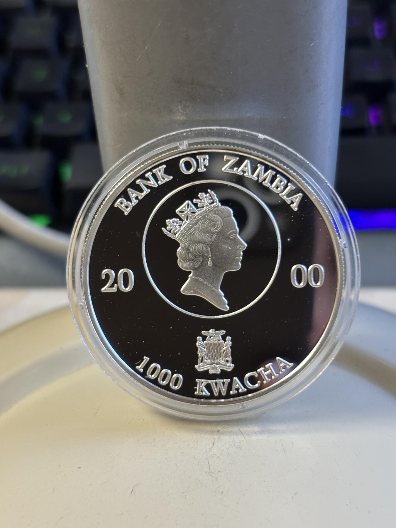 第197期拍卖 赞比亚2000年皇太后千禧年纪念银币，925银，20克，有氧化