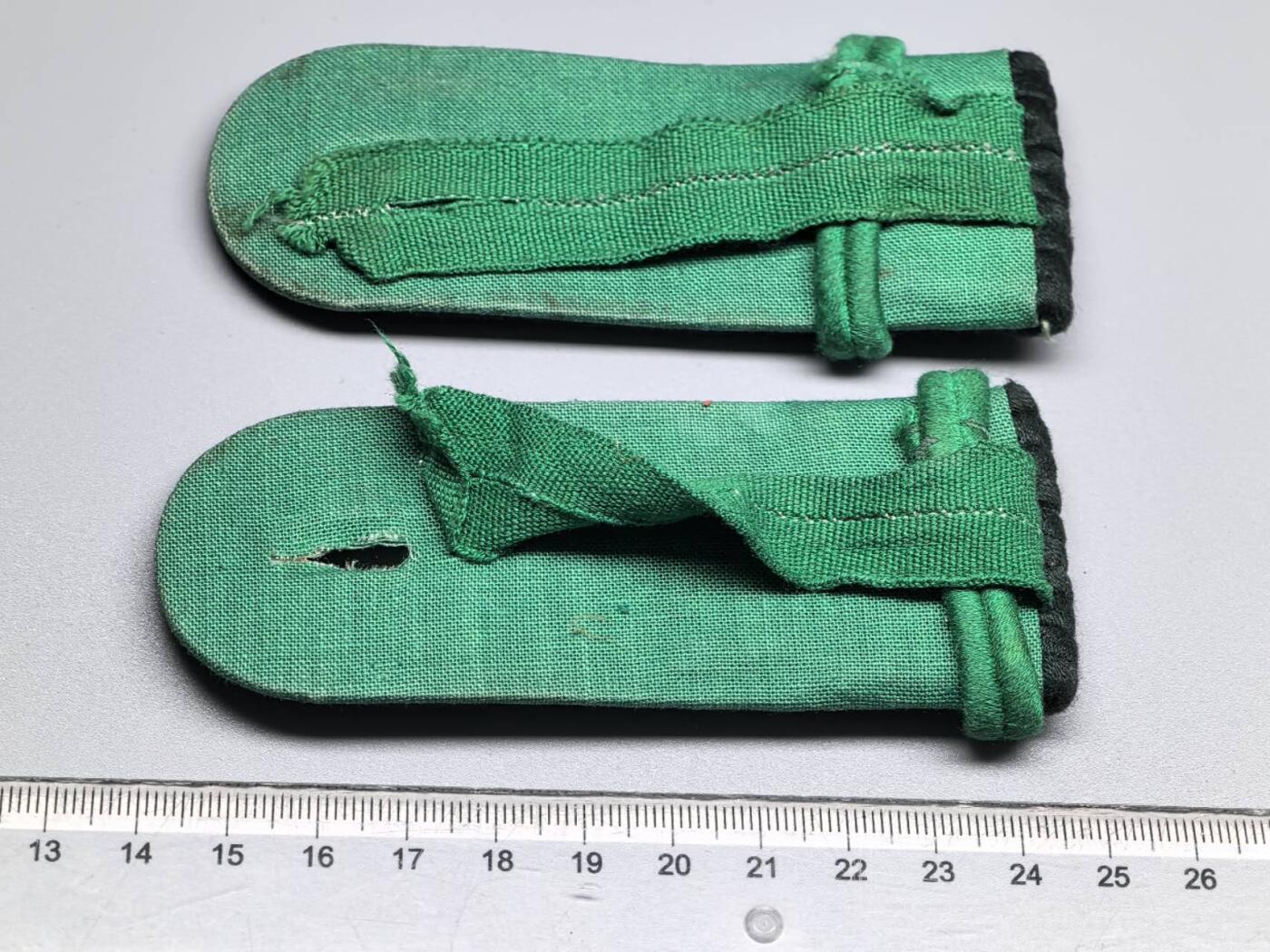 小驴勋章奖章收藏4月11日周六晚六点拍卖（珍爱和平，收藏战争，铭记历史，勿忘国耻，忠党爱国。有偿代拍，送拍规则在简介最后，参拍须阅读规则后再参拍，关系到运费包装发货时效真假辨别等关键信息，拍卖时不再发原图，看大图店主微信码在拍卖店铺介绍里）