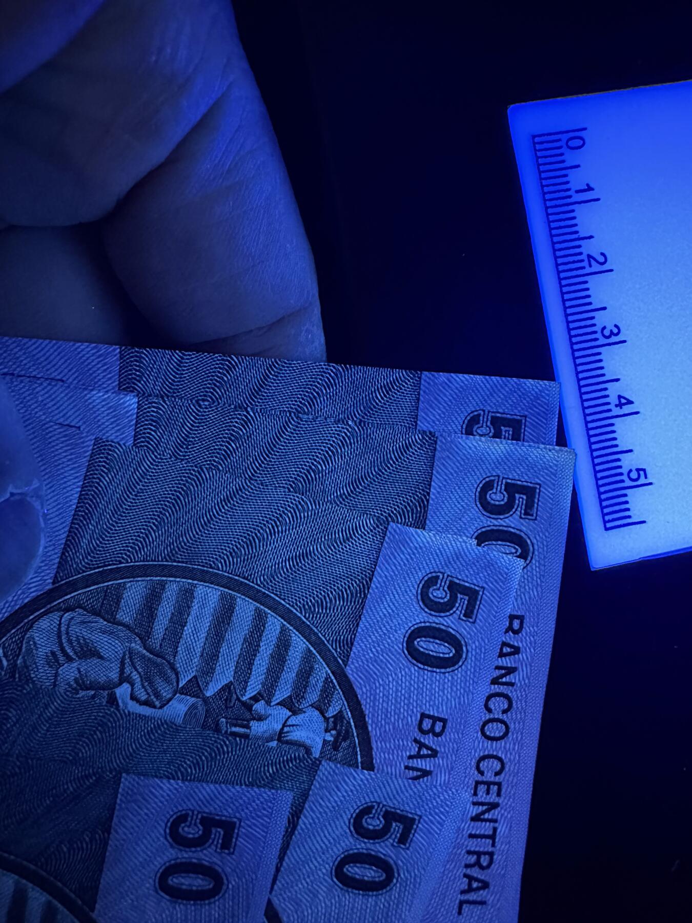 《外钞收藏家》第六百二十六期（精品场）（长期征集拍品、欢迎藏友们联系合作） 巴西1980年50克鲁塞罗九张（该品种较少，大票浮）	UNC 有几张角有轻微荧光反应