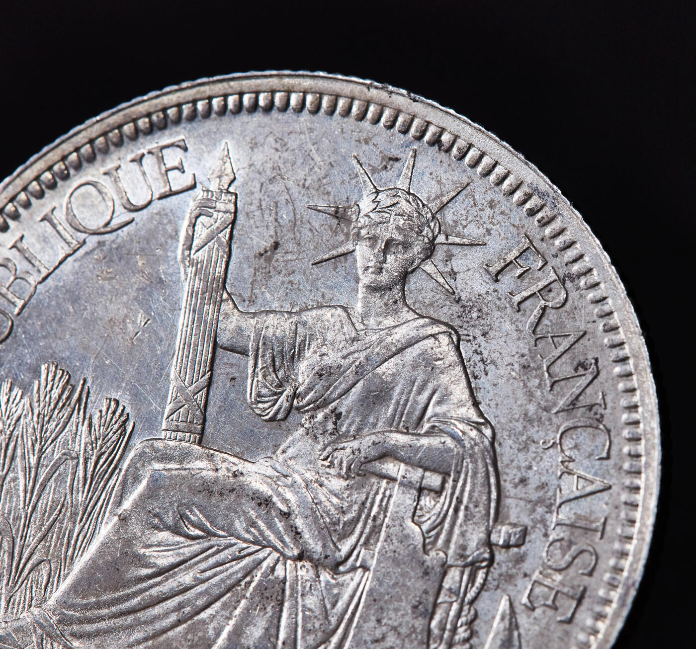 【俄甄集藏】满园春色-2026年(051)04-22星期三 晚 19:30 全场包邮 法属印度支那1894年A版1皮阿斯特加重坐洋大银币，全脸难得，原光品相