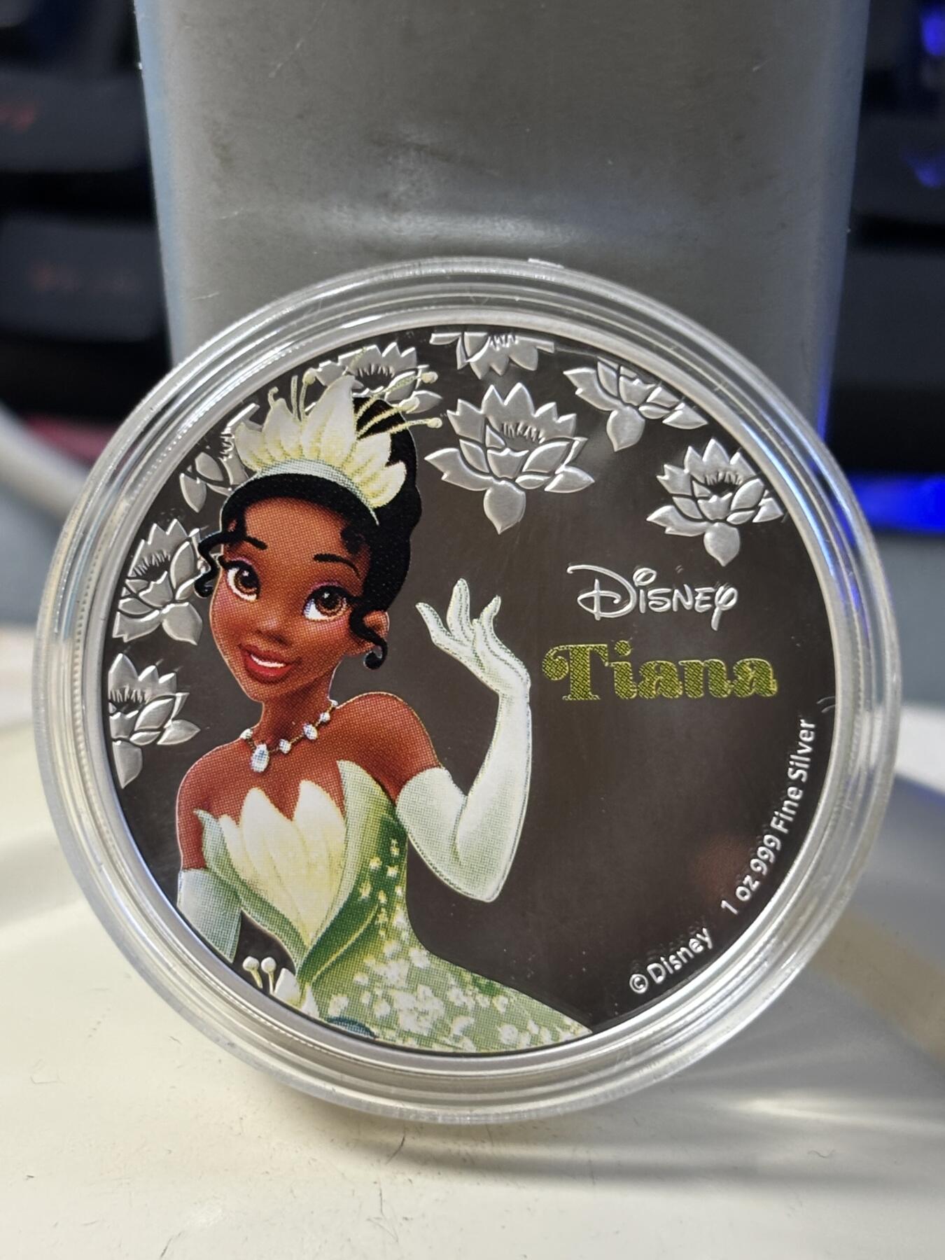 第197期拍卖 纽埃2016年迪斯尼公主系列青蛙公主1盎司彩银币，999银，发行10000枚