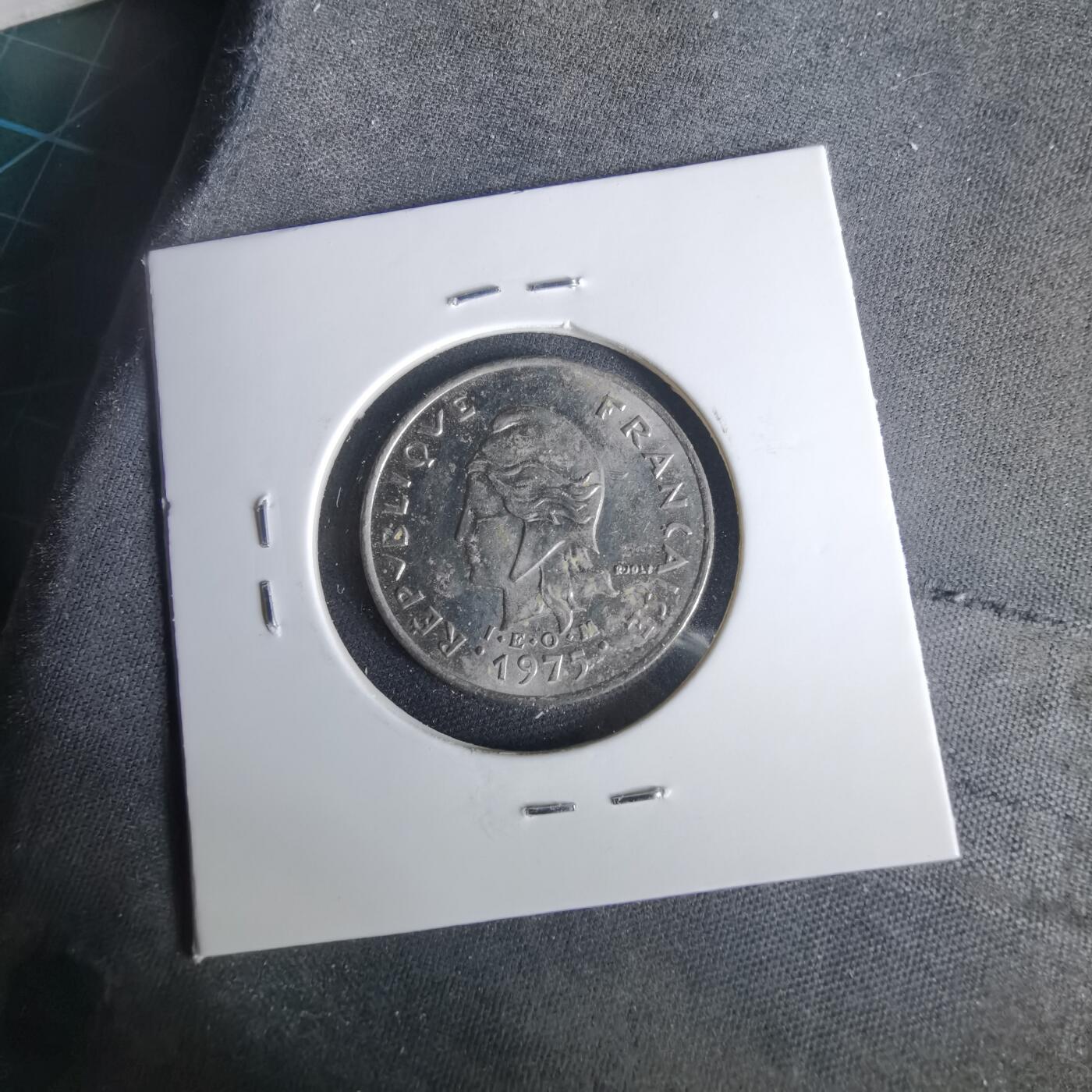 沼泽如烟--第1049场 法属波利尼西亚1975年10法郎