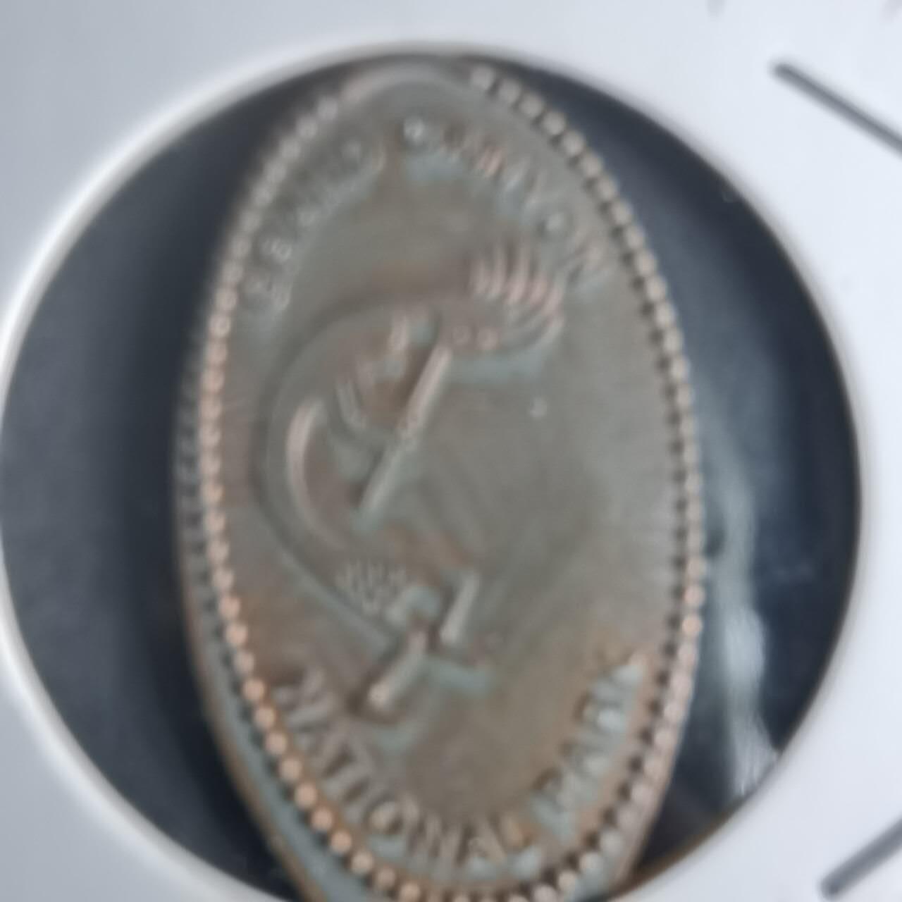 沼泽如烟--第1048场 旅游纪念章