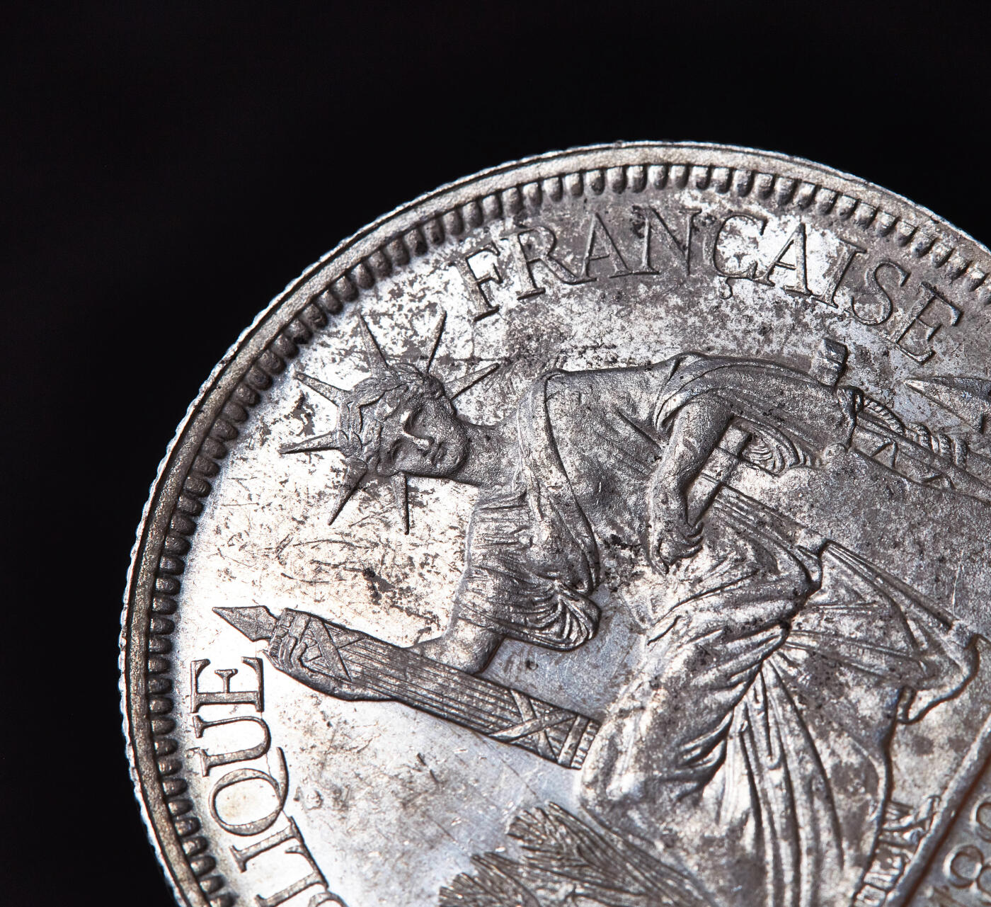 【俄甄集藏】满园春色-2026年(051)04-22星期三 晚 19:30 全场包邮 法属印度支那1894年A版1皮阿斯特加重坐洋大银币，全脸难得，原光品相