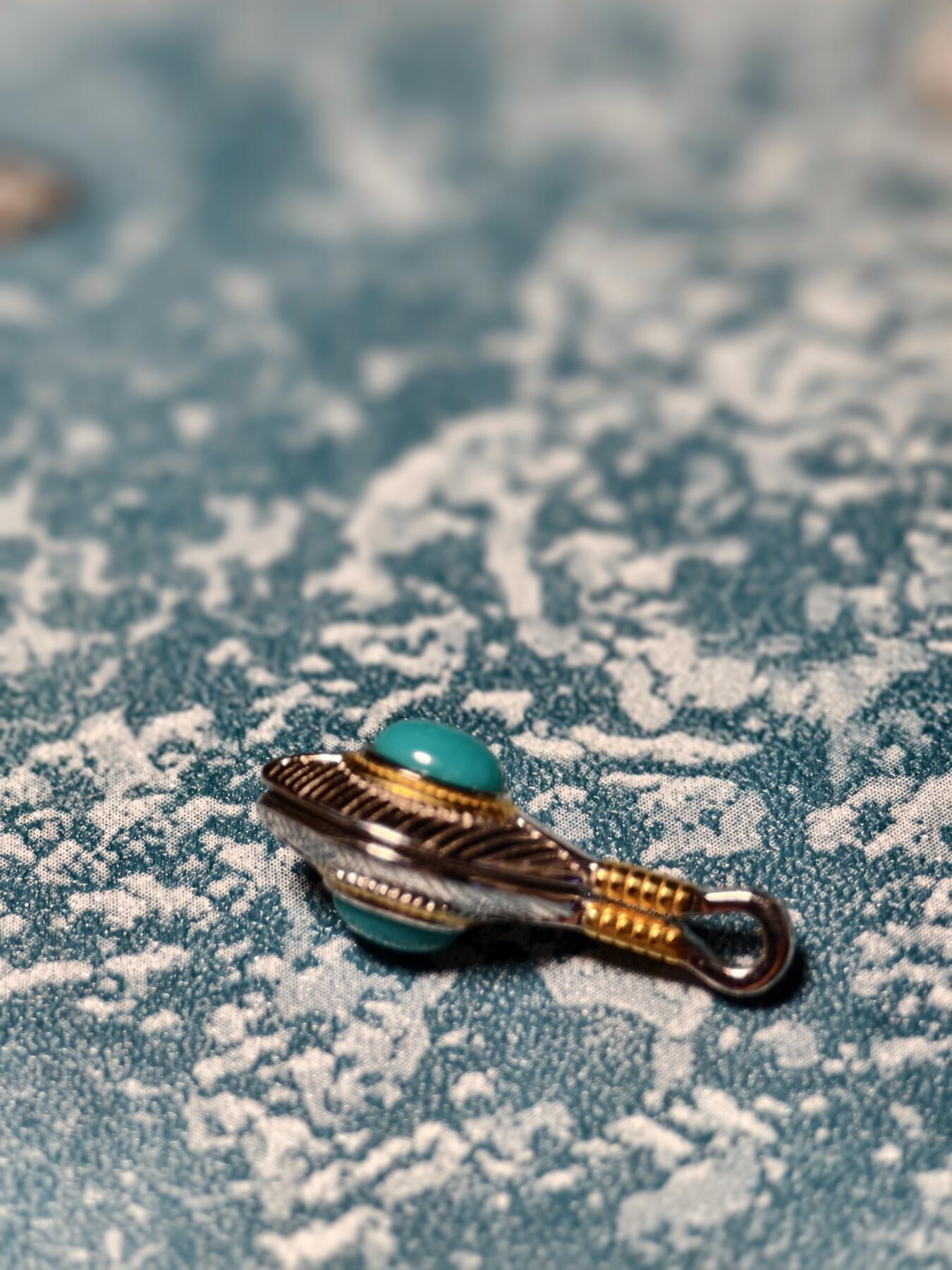 抚柳草堂-第二十四期章牌钱币  奖章勋章 满百包邮 放漏专场 银镶原矿绿松石羽毛卡子 925银镶嵌 高瓷高兰绿松石 支持国检 高端文玩定制款尾货放漏