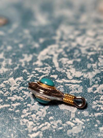 抚柳草堂-第二十八期章牌钱币  奖章勋章 满百包邮 放漏专场 银镶原矿绿松石羽毛卡子 925银镶嵌 高瓷高兰绿松石 支持国检 高端文玩定制款尾货放漏