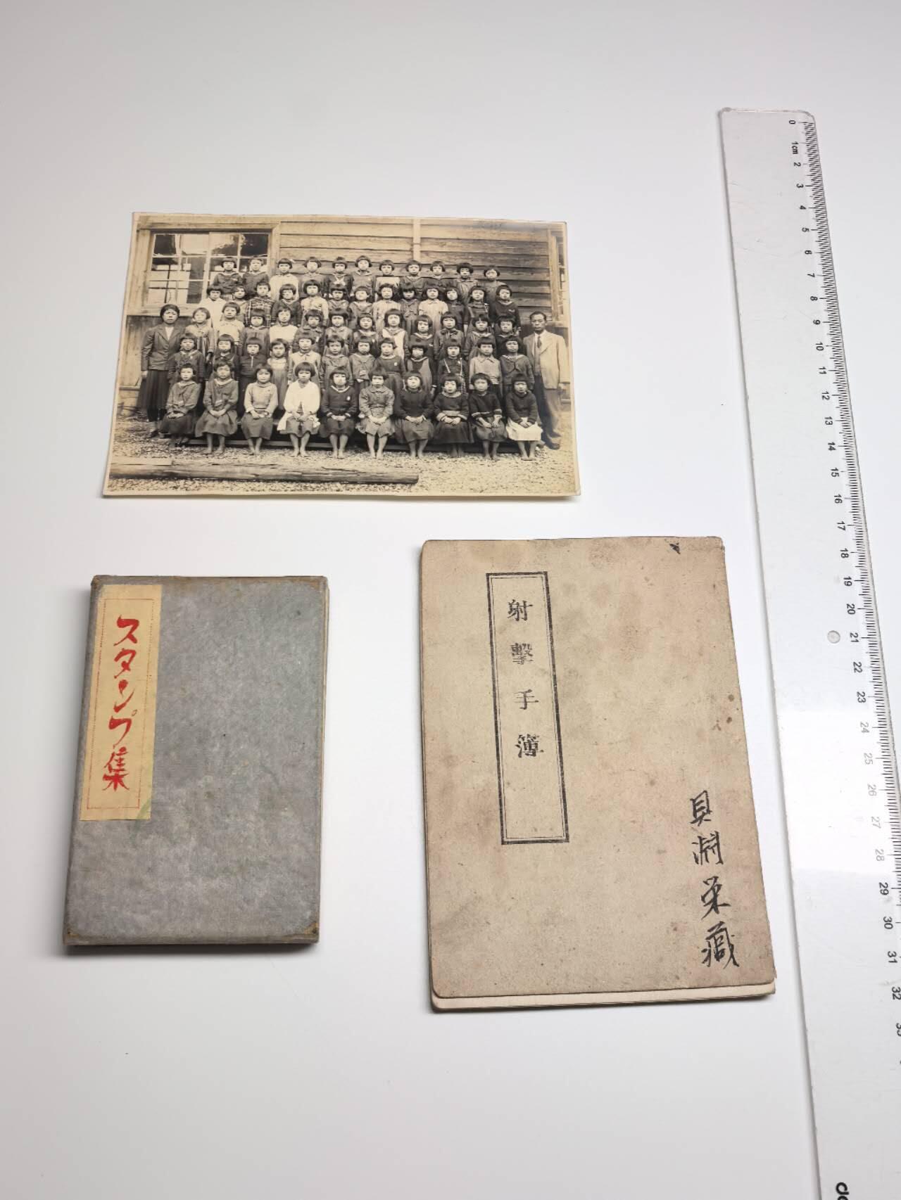 小驴勋章奖章收藏4月11日周六晚六点拍卖（珍爱和平，收藏战争，铭记历史，勿忘国耻，忠党爱国。有偿代拍，送拍规则在简介最后，参拍须阅读规则后再参拍，关系到运费包装发货时效真假辨别等关键信息，拍卖时不再发原图，看大图店主微信码在拍卖店铺介绍里） 照片，手簿、集章册