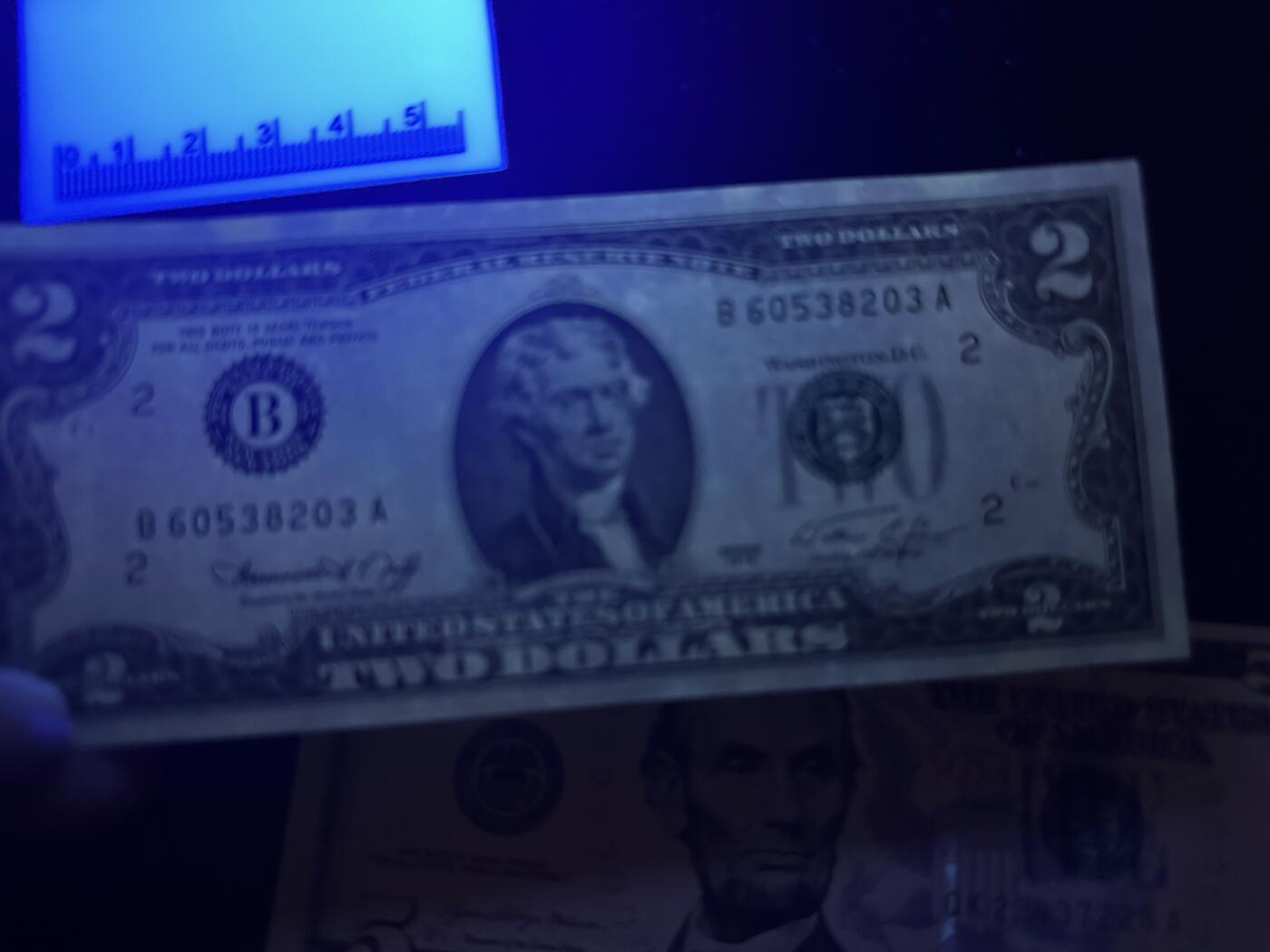 《外钞收藏家》第六百二十六期（精品场）（长期征集拍品、欢迎藏友们联系合作） 2026年生肖纪念钞币一对+2美元（有黄潮斑）+5美元全新一起