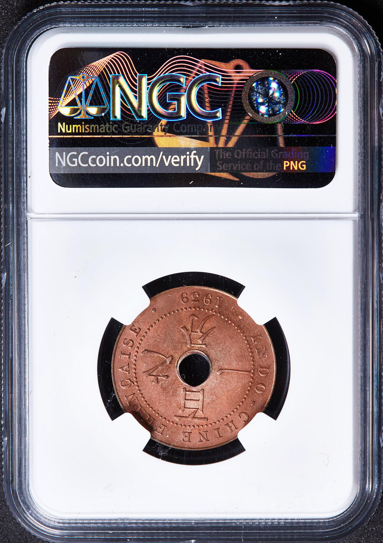 【俄甄集藏】满园春色-2026年(051)04-22星期三 晚 19:30 全场包邮 法属印度支那1939年A版中孔百分之一（1分）铜币，NGC MS64RB，原铜光，转光