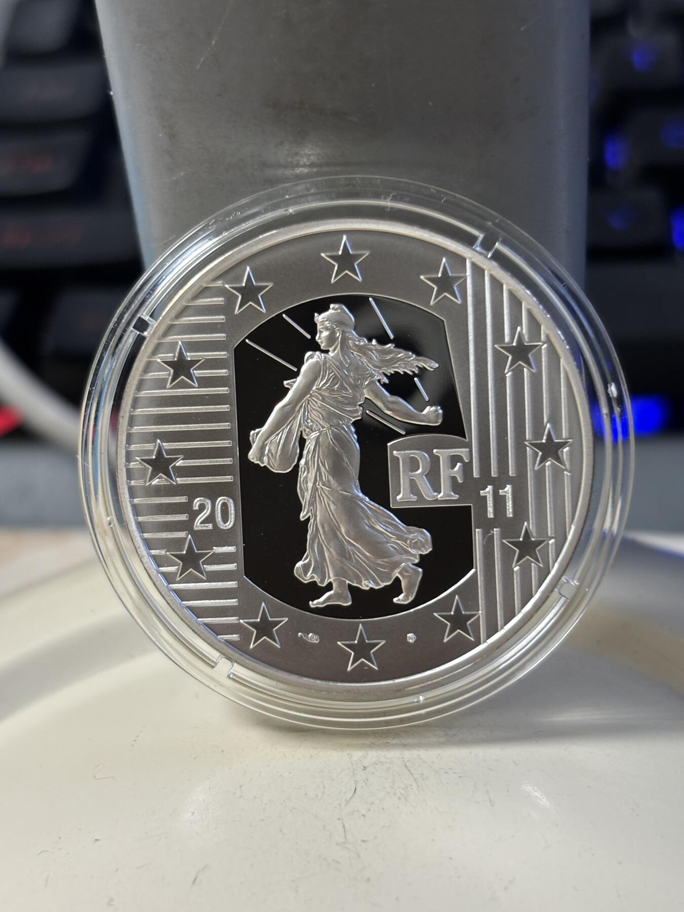 第197期拍卖 法国2011年纪念银币3枚套，900银，22.2克*3，发行10000枚