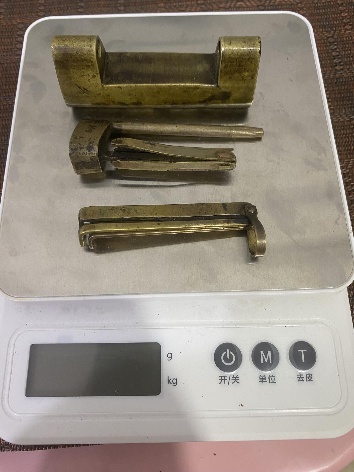 江南杂件场 清代名家李怡兴铜锁