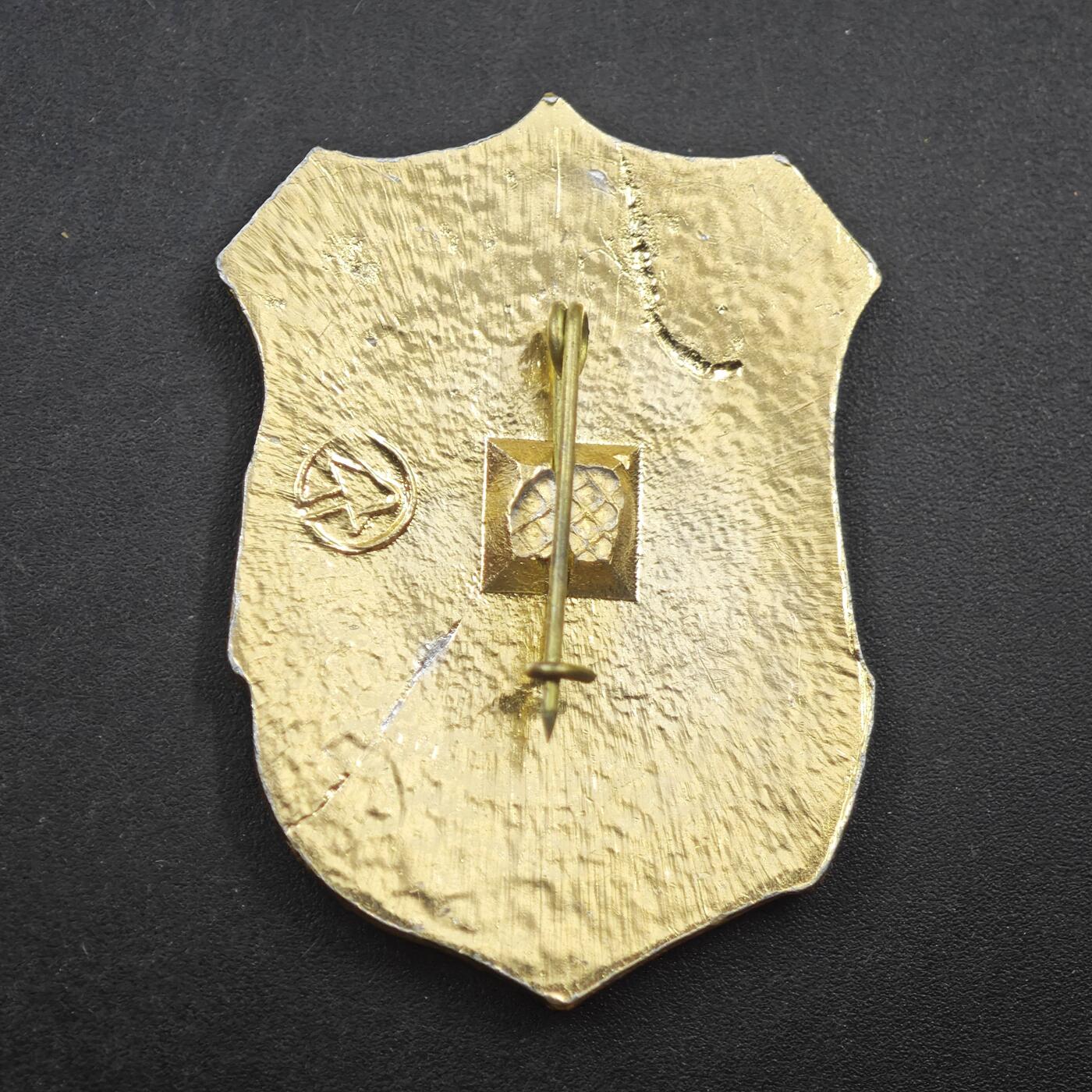 4月11日结束，成斌徽章钱币专场 苏联义务优秀民警证章