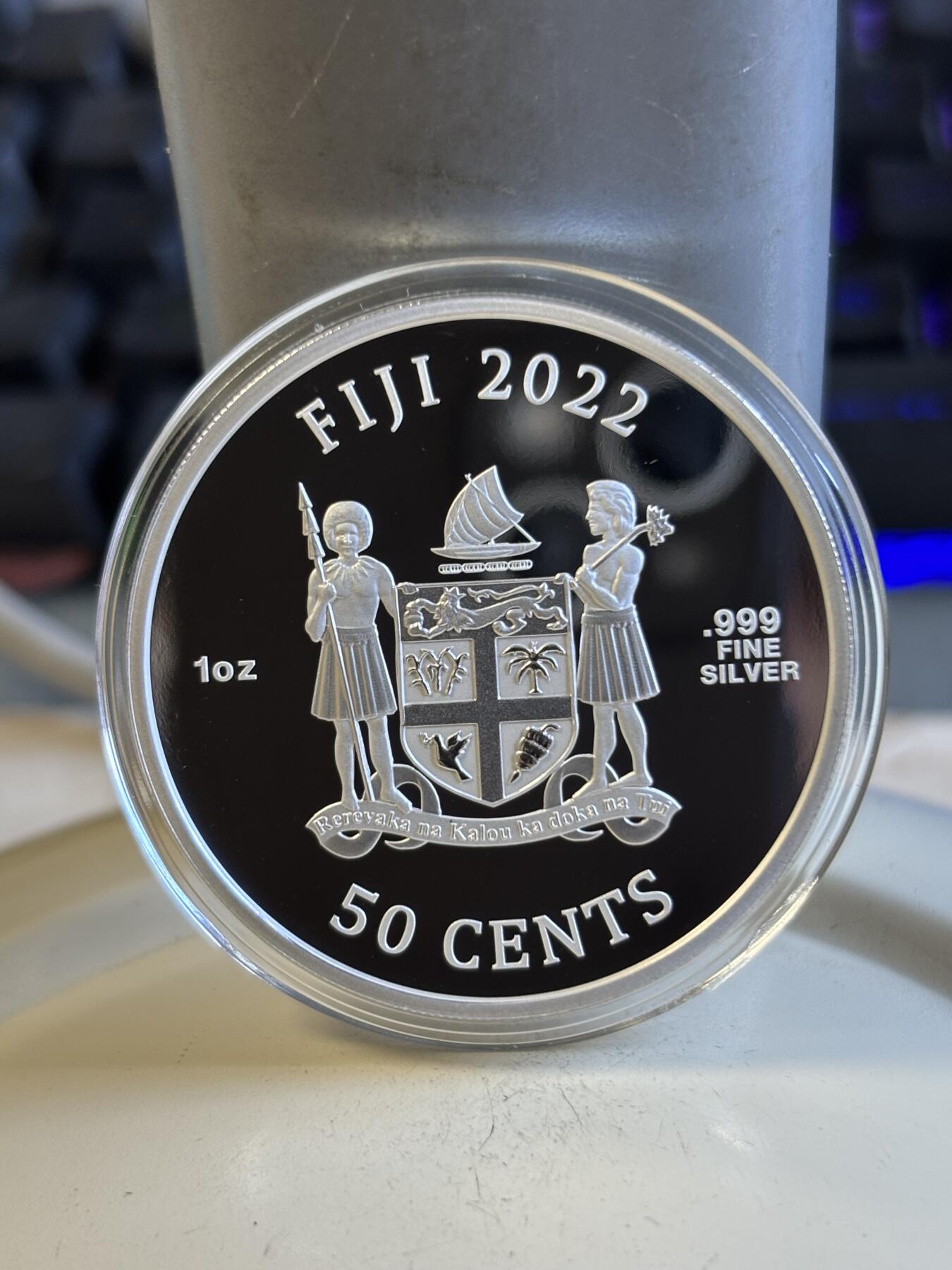 第197期拍卖 斐济2022年人类的好朋友可爱猫咪1盎司彩色纪念银币，999银，发行2000枚，塑料盒有裂痕