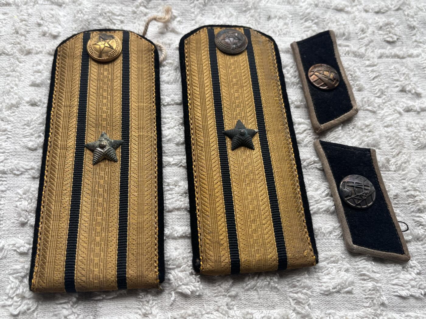 五十年代校官章