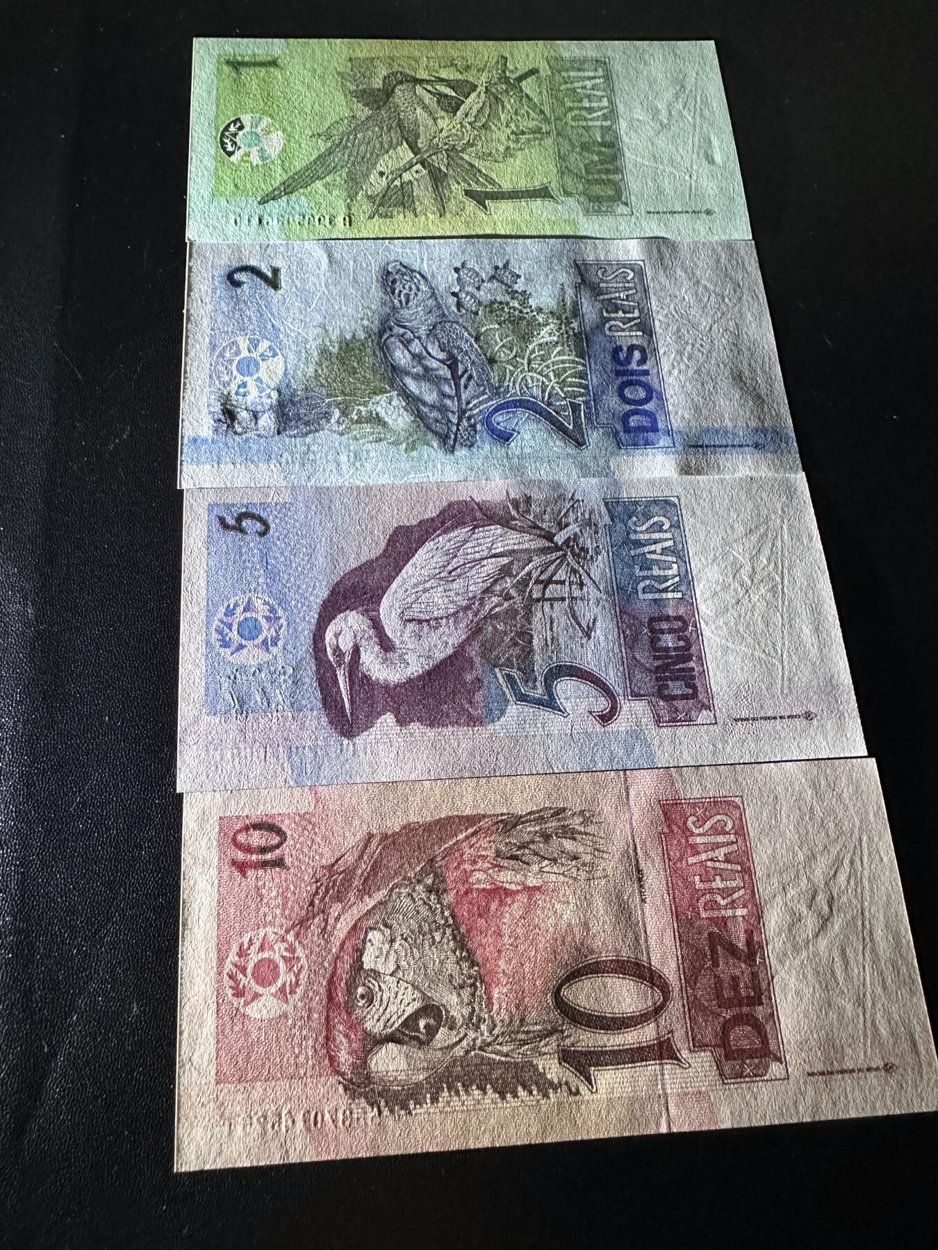 《外钞收藏家》第六百二十六期（精品场）（长期征集拍品、欢迎藏友们联系合作） 巴西上一版本1/2/5/10雷亚尔4张一套（大部分全程无4）	绝品