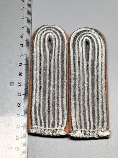 小驴勋章奖章收藏4月11日周六晚六点拍卖（珍爱和平，收藏战争，铭记历史，勿忘国耻，忠党爱国。有偿代拍，送拍规则在简介最后，参拍须阅读规则后再参拍，关系到运费包装发货时效真假辨别等关键信息，拍卖时不再发原图，看大图店主微信码在拍卖店铺介绍里） - 得三德国宪兵少尉肩章