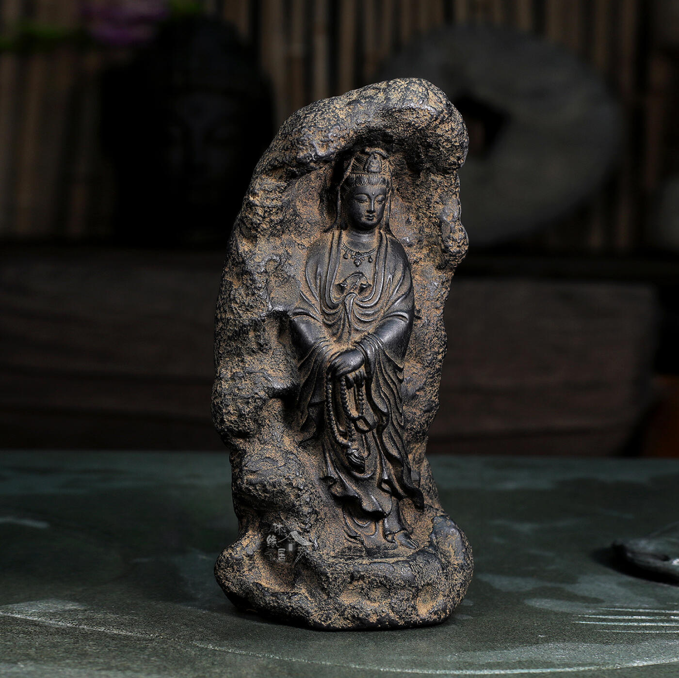 江南杂件场 普慈观音（火山泥）