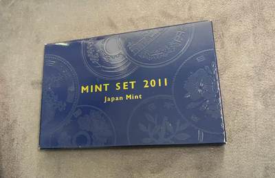 日日生财—方圆世界（全场包邮）第三场 - 日本造币局2011年（平成二十三年）发行的‌MINT SET 2011（兔）纪念币套装‌