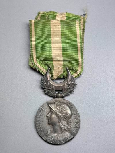 小驴勋章奖章收藏4月11日周六晚六点拍卖（珍爱和平，收藏战争，铭记历史，勿忘国耻，忠党爱国。有偿代拍，送拍规则在简介最后，参拍须阅读规则后再参拍，关系到运费包装发货时效真假辨别等关键信息，拍卖时不再发原图，看大图店主微信码在拍卖店铺介绍里） - 法国摩洛哥战役奖章