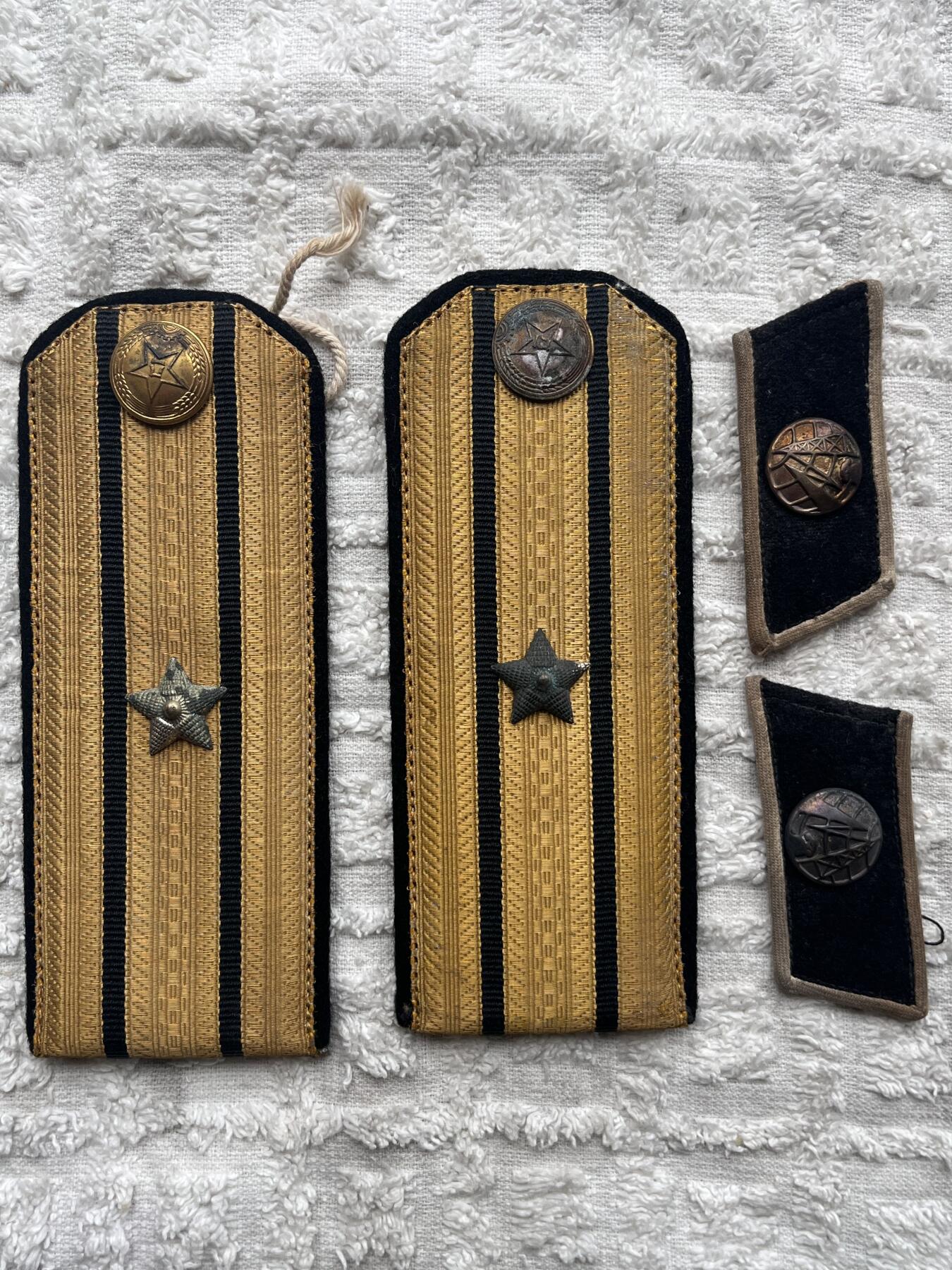 五十年代校官章