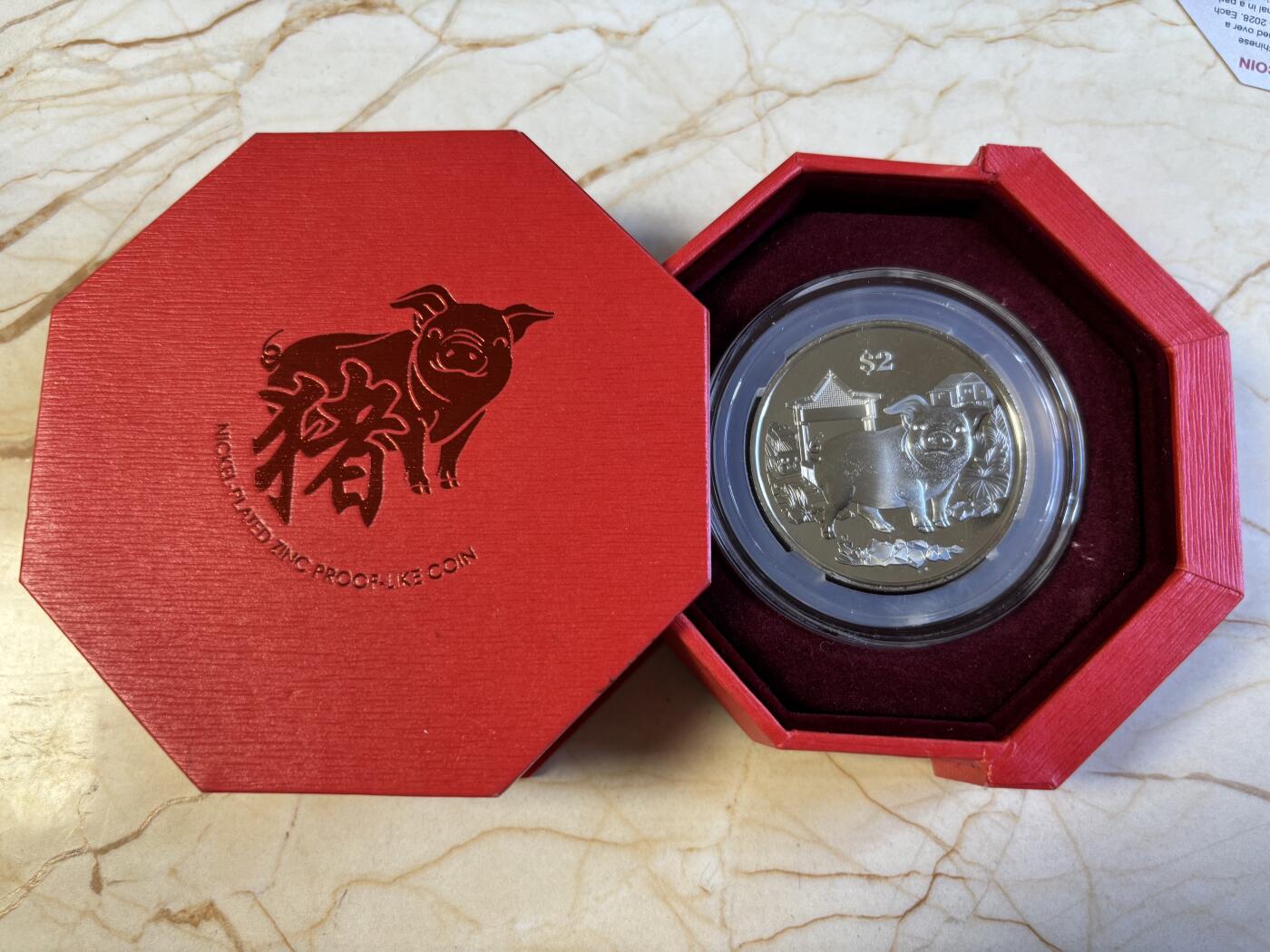 第196期拍卖 新加坡2019年十二生肖猪年铜镍纪念币带盒证书