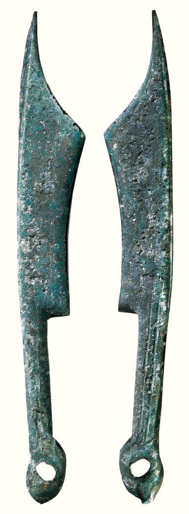 中贸圣佳2026四季・迎春拍卖会 六盈堂藏泉 钱币 证章 卡牌专场 币文待考（“M”）针首刀二式 长142mm