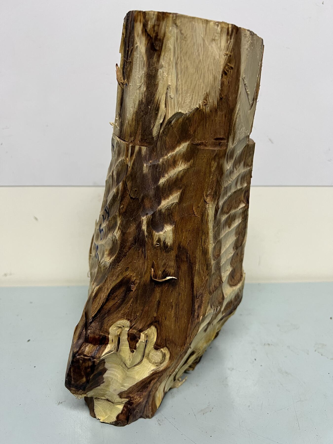 零元拍：  海南黄花梨紫梨大黑线树头，高油高密，重约4.6近。尺寸约90/260/145MM