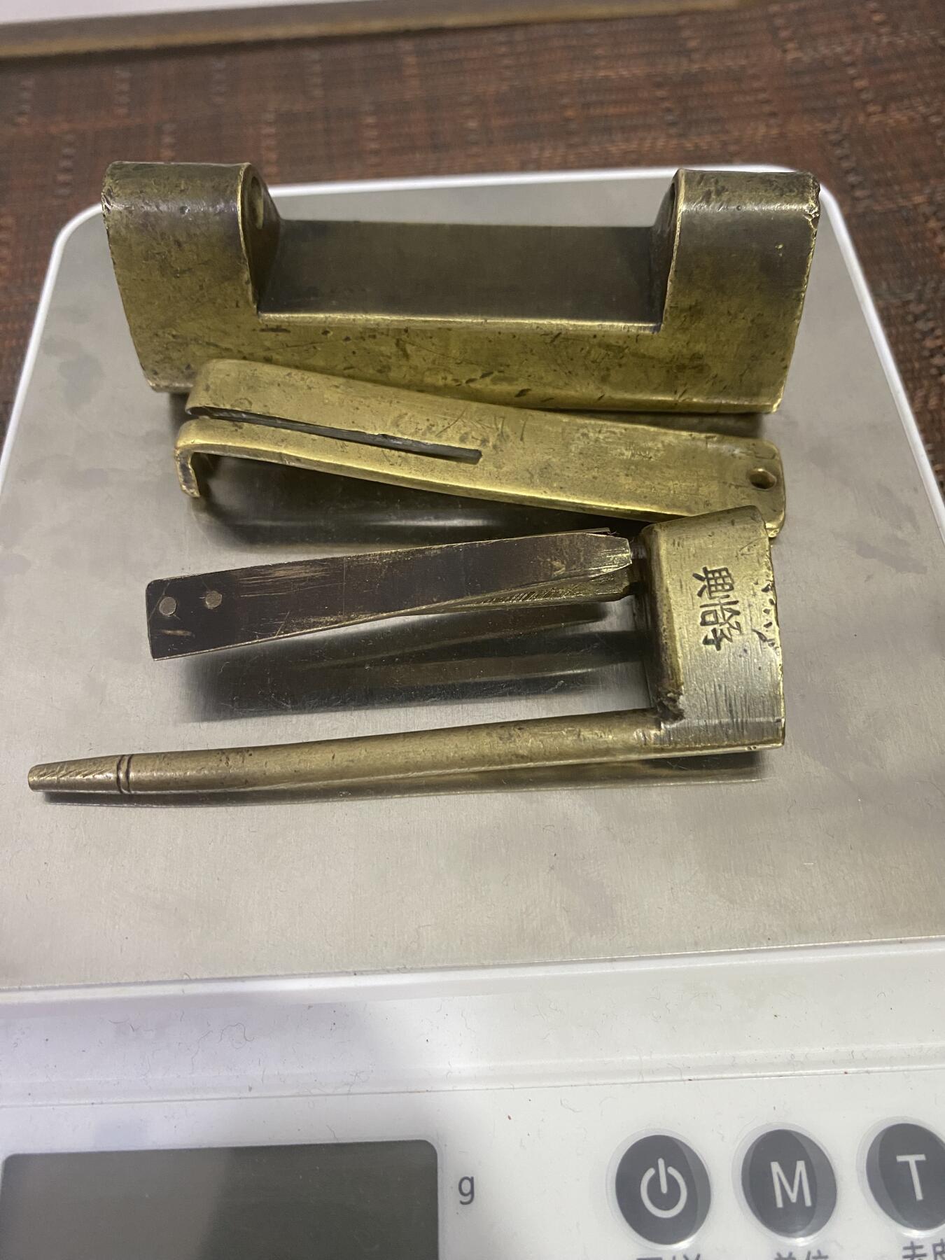 江南杂件场 清代名家李怡兴铜锁，带钥匙，带款