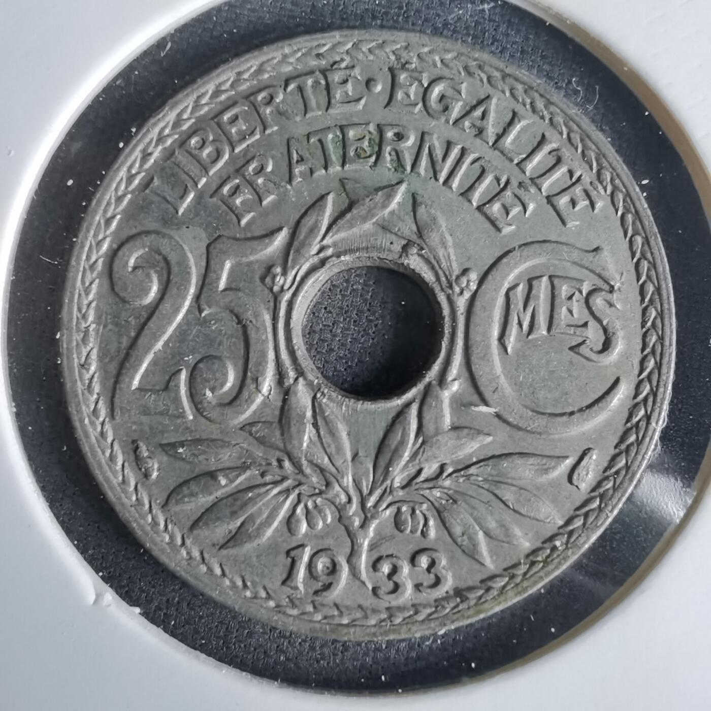 沼泽如烟--第1049场 法国1933年25分