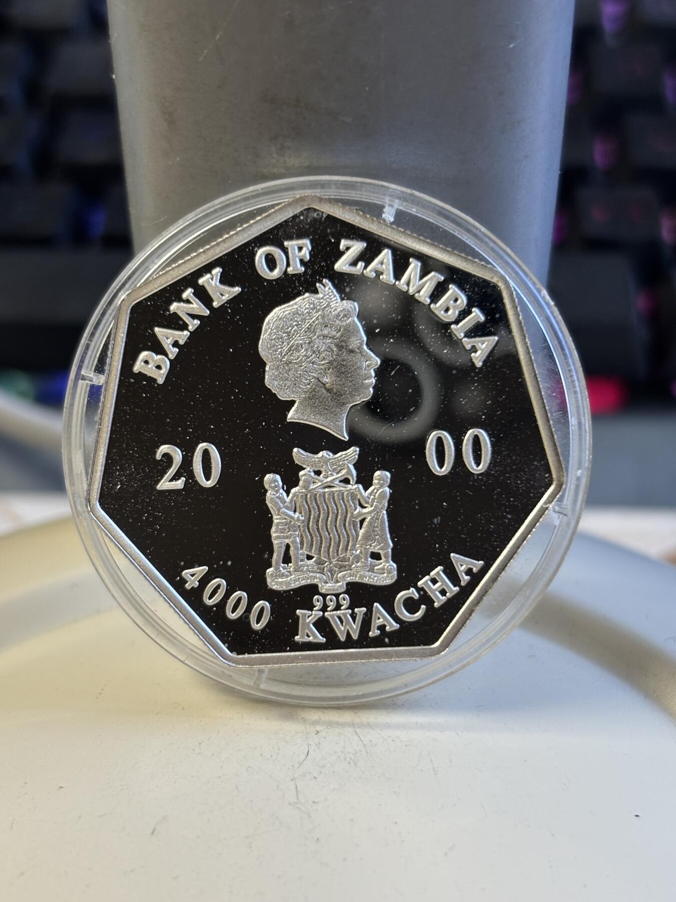 第197期拍卖 赞比亚2000年年历七边形精制纪念银币，999银，23克