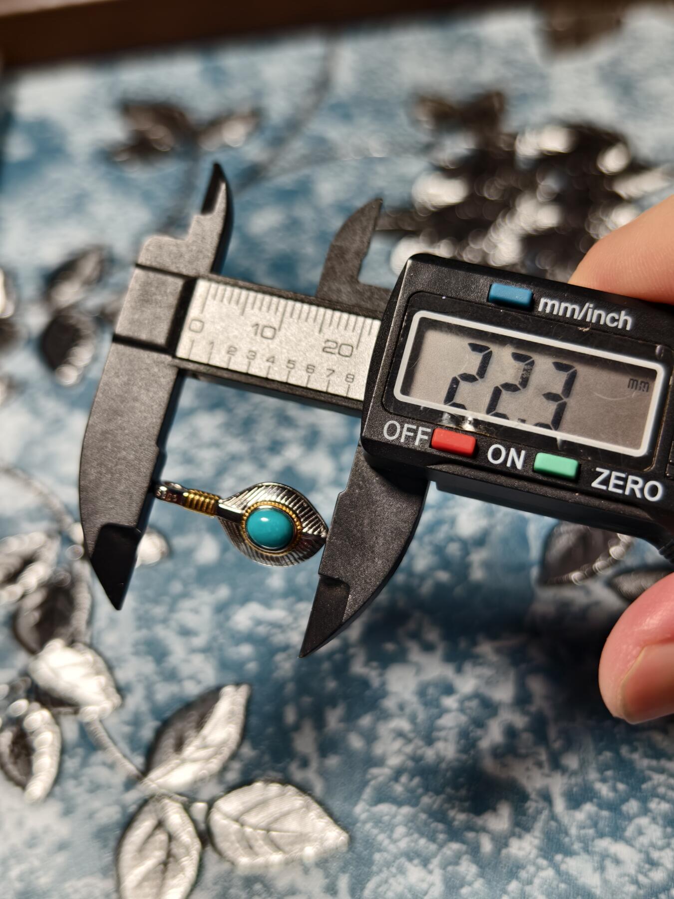 抚柳草堂-第二十四期章牌钱币  奖章勋章 满百包邮 放漏专场 银镶原矿绿松石羽毛卡子 925银镶嵌 高瓷高兰绿松石 支持国检 高端文玩定制款尾货放漏