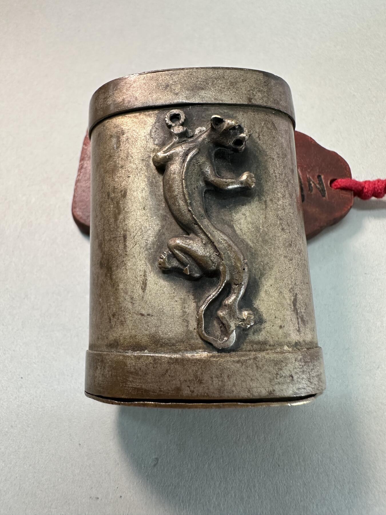 民国老白铜双侧高浮雕螭龙蛙钮多层腰圆形铜烟丝盒 传世良美品 民俗文玩雅器