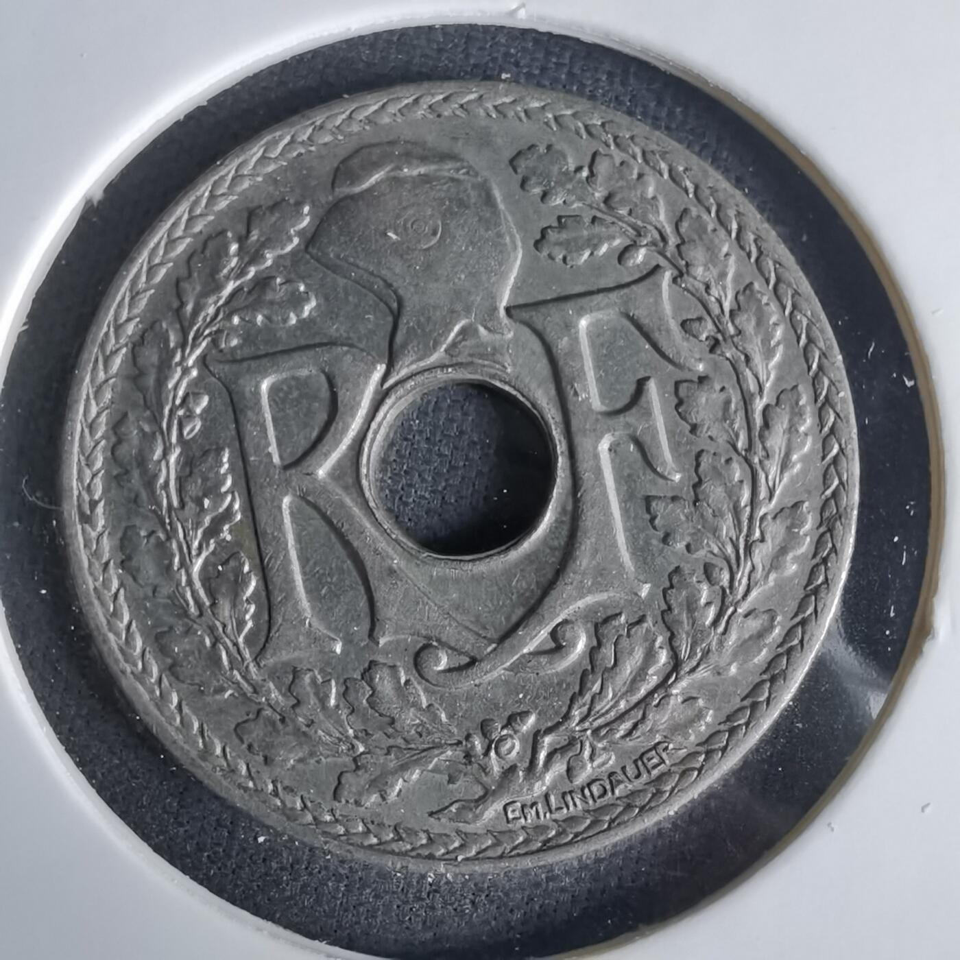 沼泽如烟--第1049场 法国1933年25分