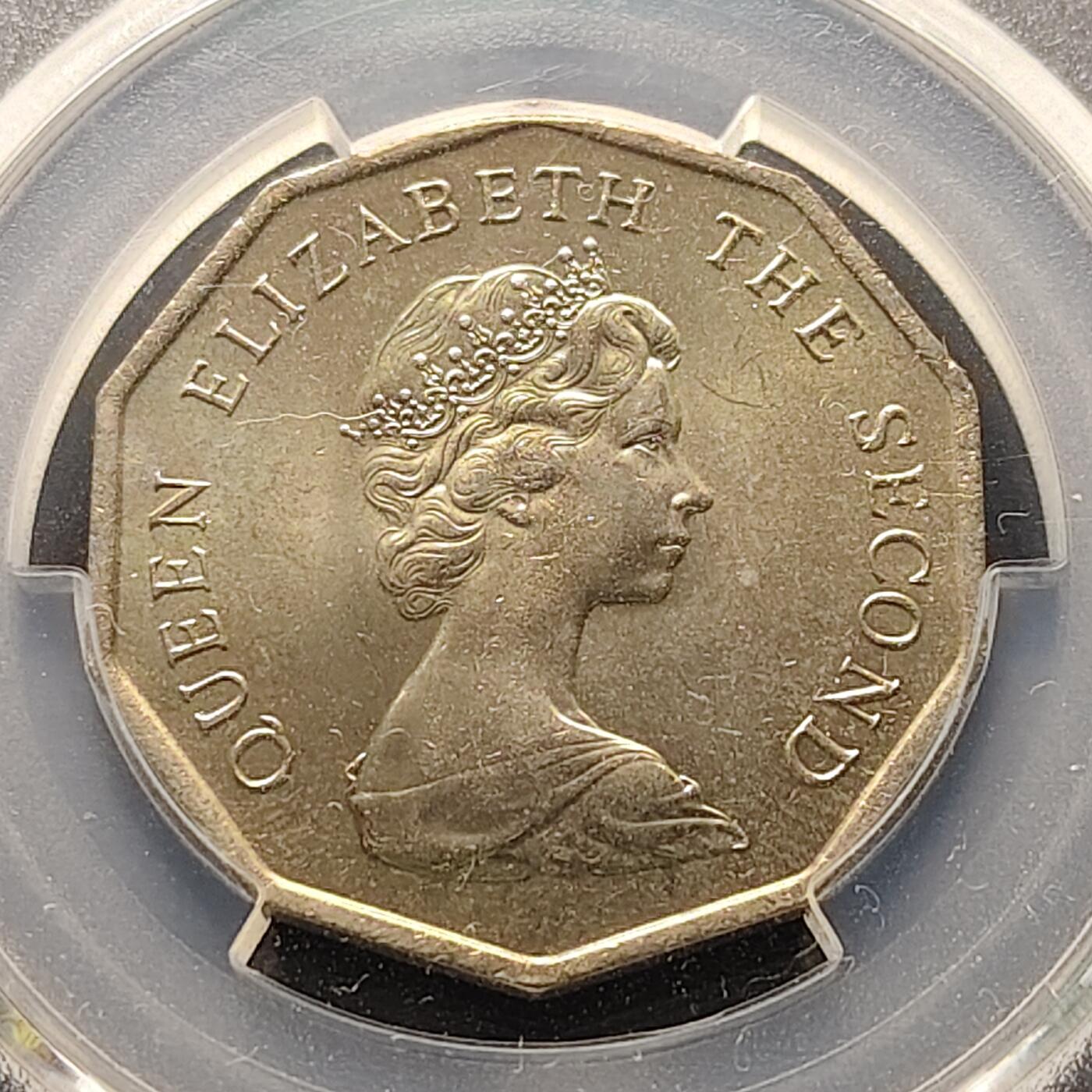 【全场包邮】纯粹捡漏拍521场 【收藏级】香港1976年花冠女王多边形5元（仅发行1976/1978/1979年三年）-PCGS MS65（最高分67）