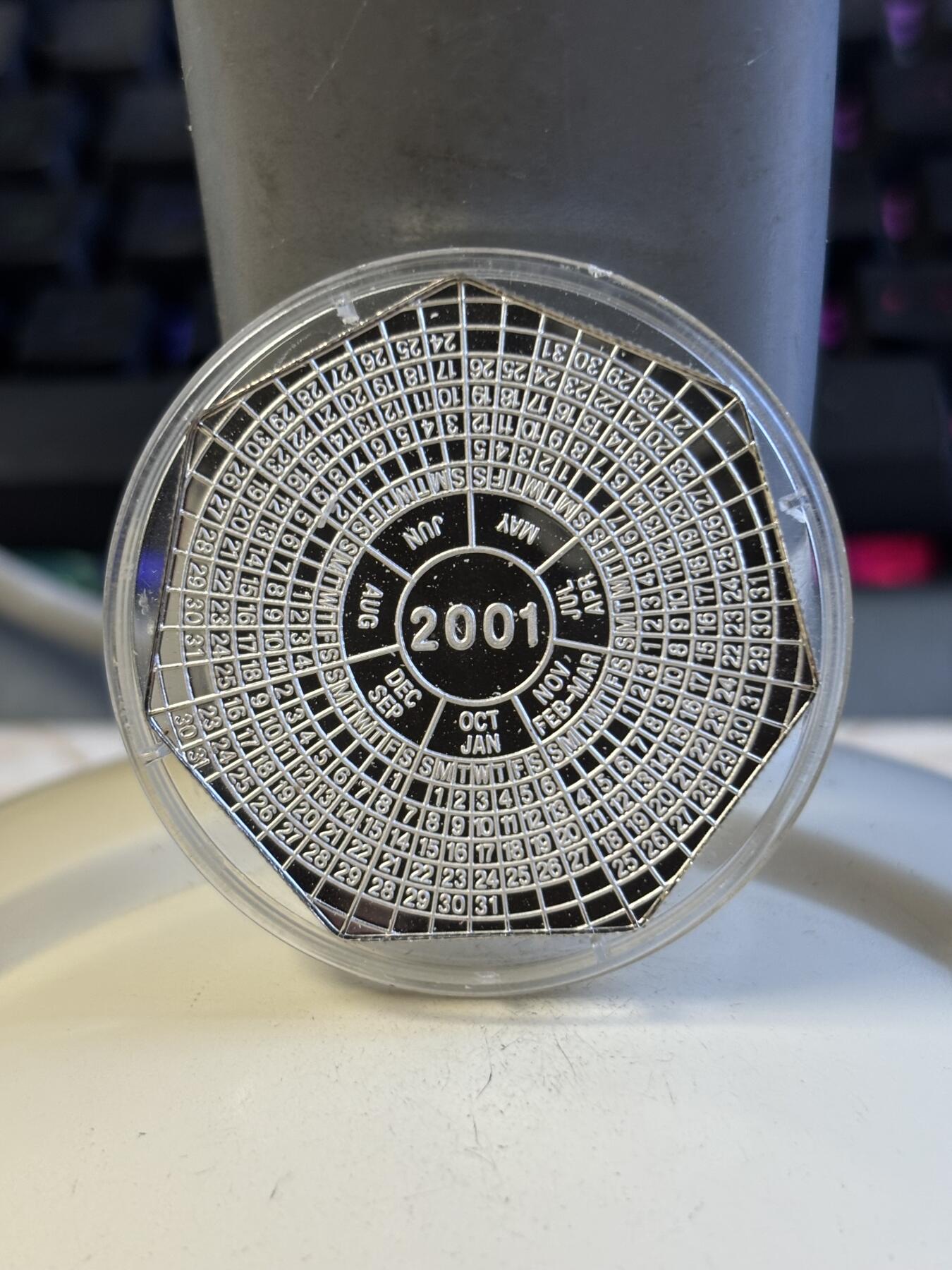 第197期拍卖 赞比亚2000年年历七边形精制纪念银币，999银，23克