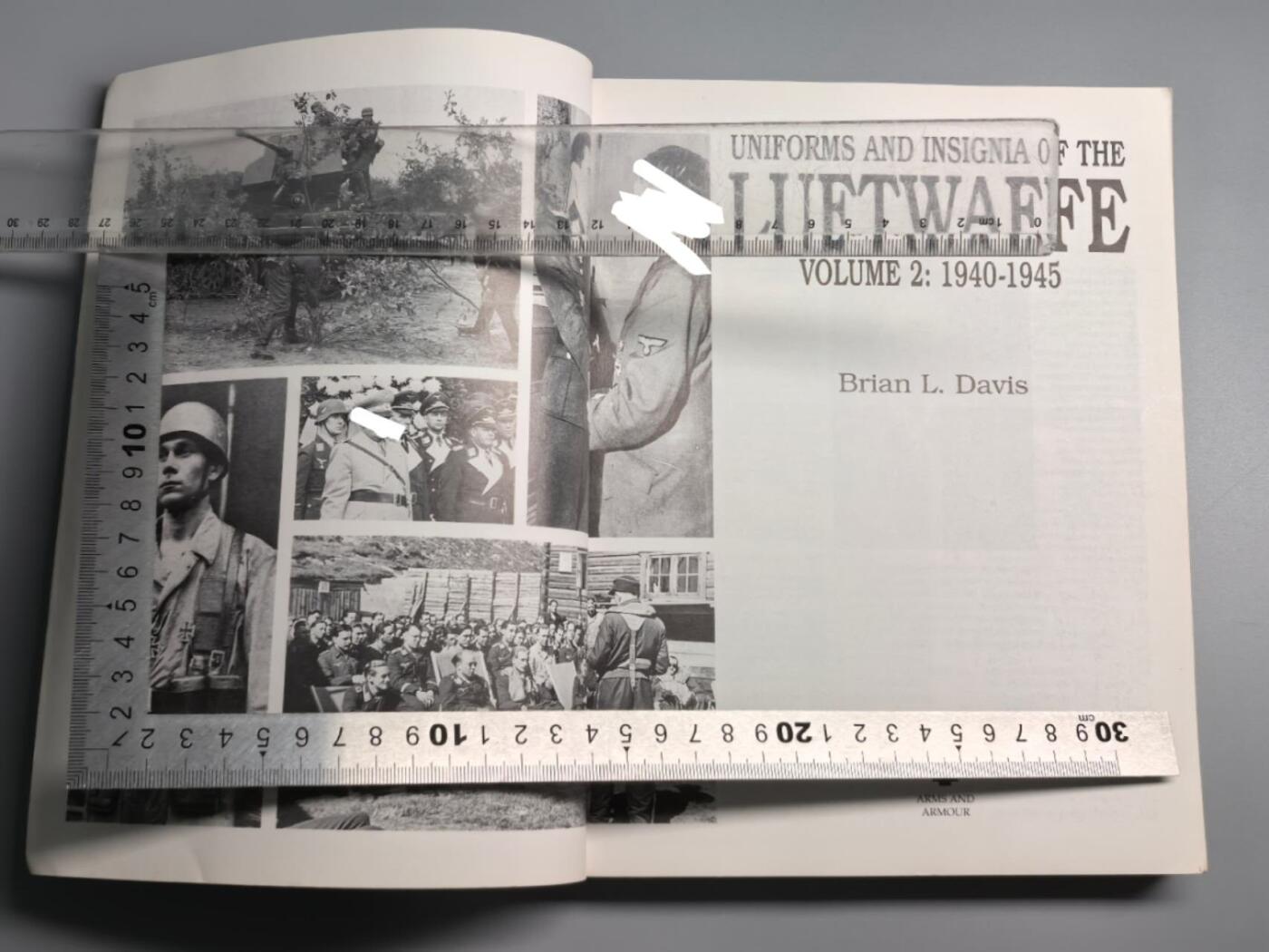 小驴勋章奖章收藏4月11日周六晚六点拍卖（珍爱和平，收藏战争，铭记历史，勿忘国耻，忠党爱国。有偿代拍，送拍规则在简介最后，参拍须阅读规则后再参拍，关系到运费包装发货时效真假辨别等关键信息，拍卖时不再发原图，看大图店主微信码在拍卖店铺介绍里）