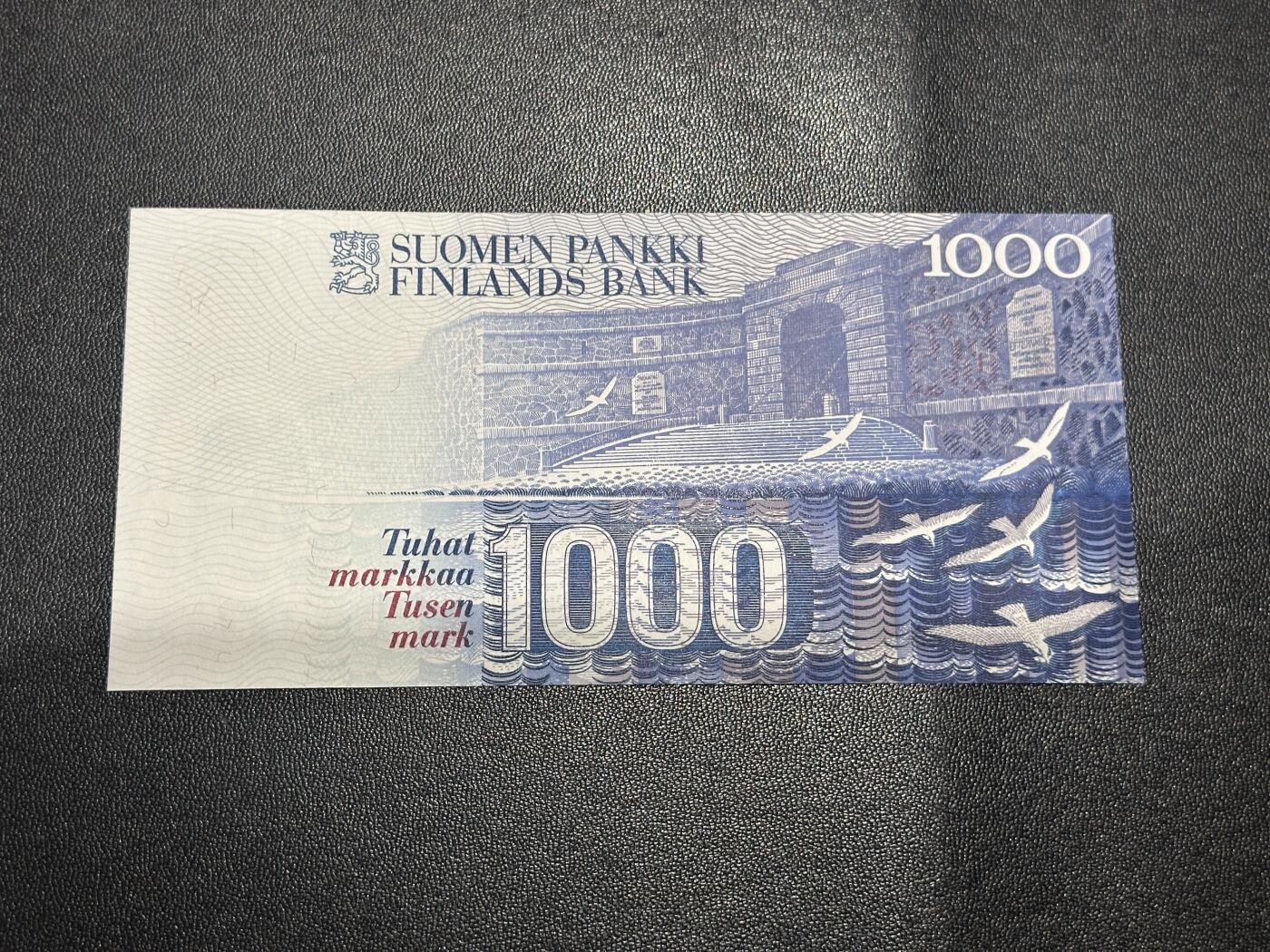 《外钞收藏家》第六百二十六期（精品场）（长期征集拍品、欢迎藏友们联系合作） 1986年芬兰1000克朗 全新 全息膜处一个轻微瑕疵