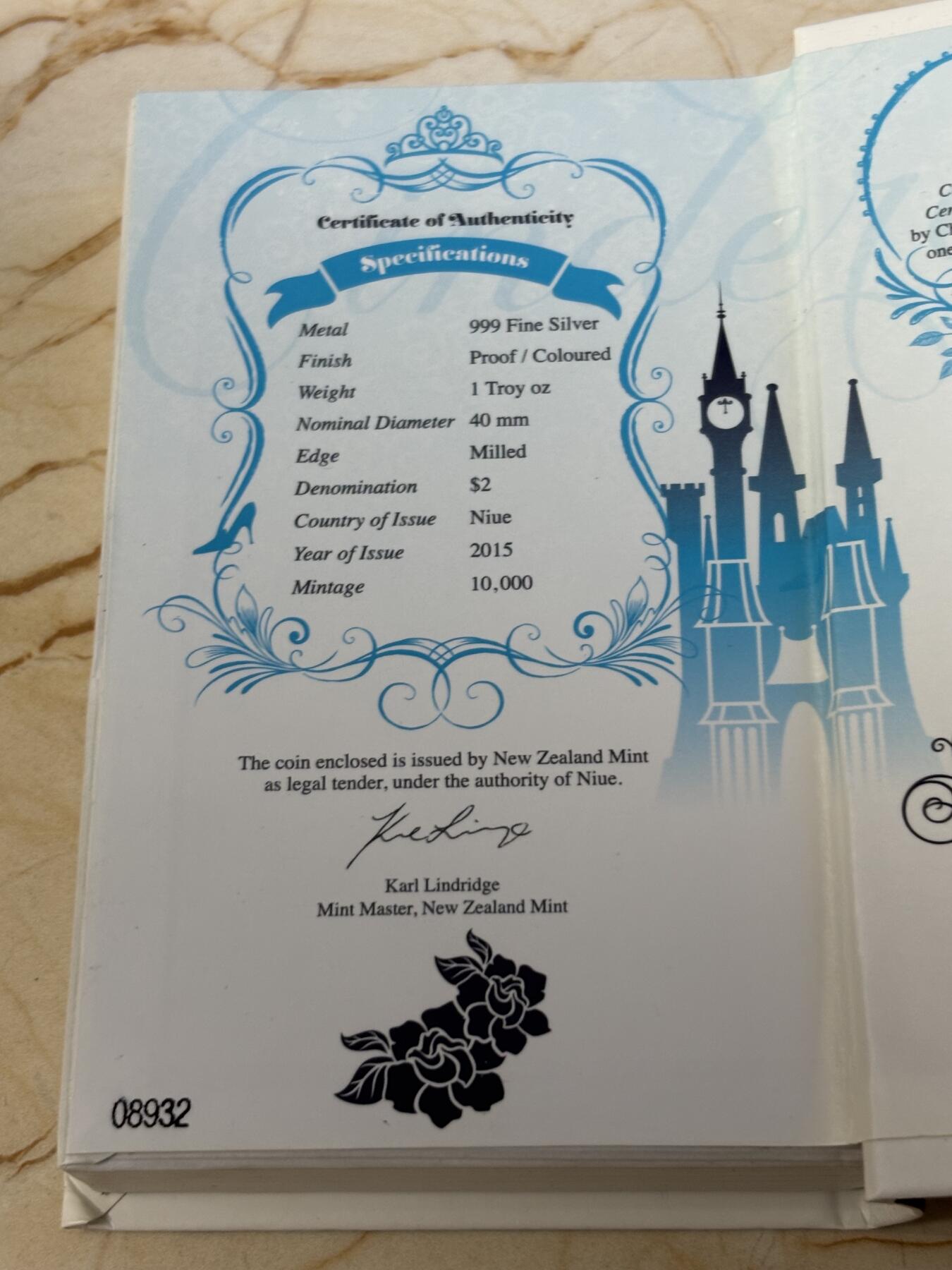 第197期拍卖 纽埃2015年迪士尼系列首枚灰姑娘公主彩色1盎司纪念银币，999银，发行10000枚