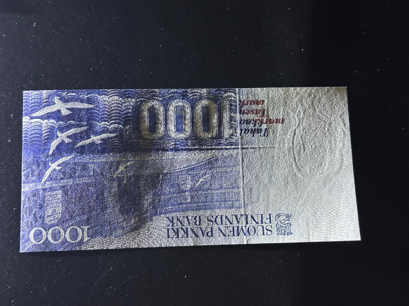 《外钞收藏家》第六百二十六期（精品场）（长期征集拍品、欢迎藏友们联系合作） 1986年芬兰1000克朗 全新 全息膜处一个轻微瑕疵