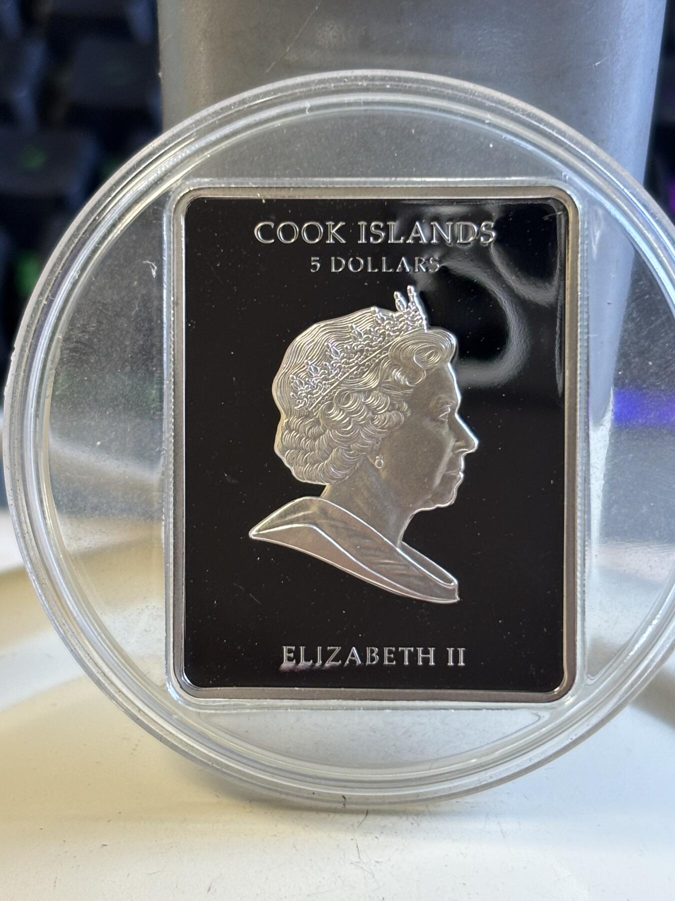 第197期拍卖 库克2009戴珍珠耳环的少女弗美尔镶珍珠矩形银币,925银，25克，发行5000枚