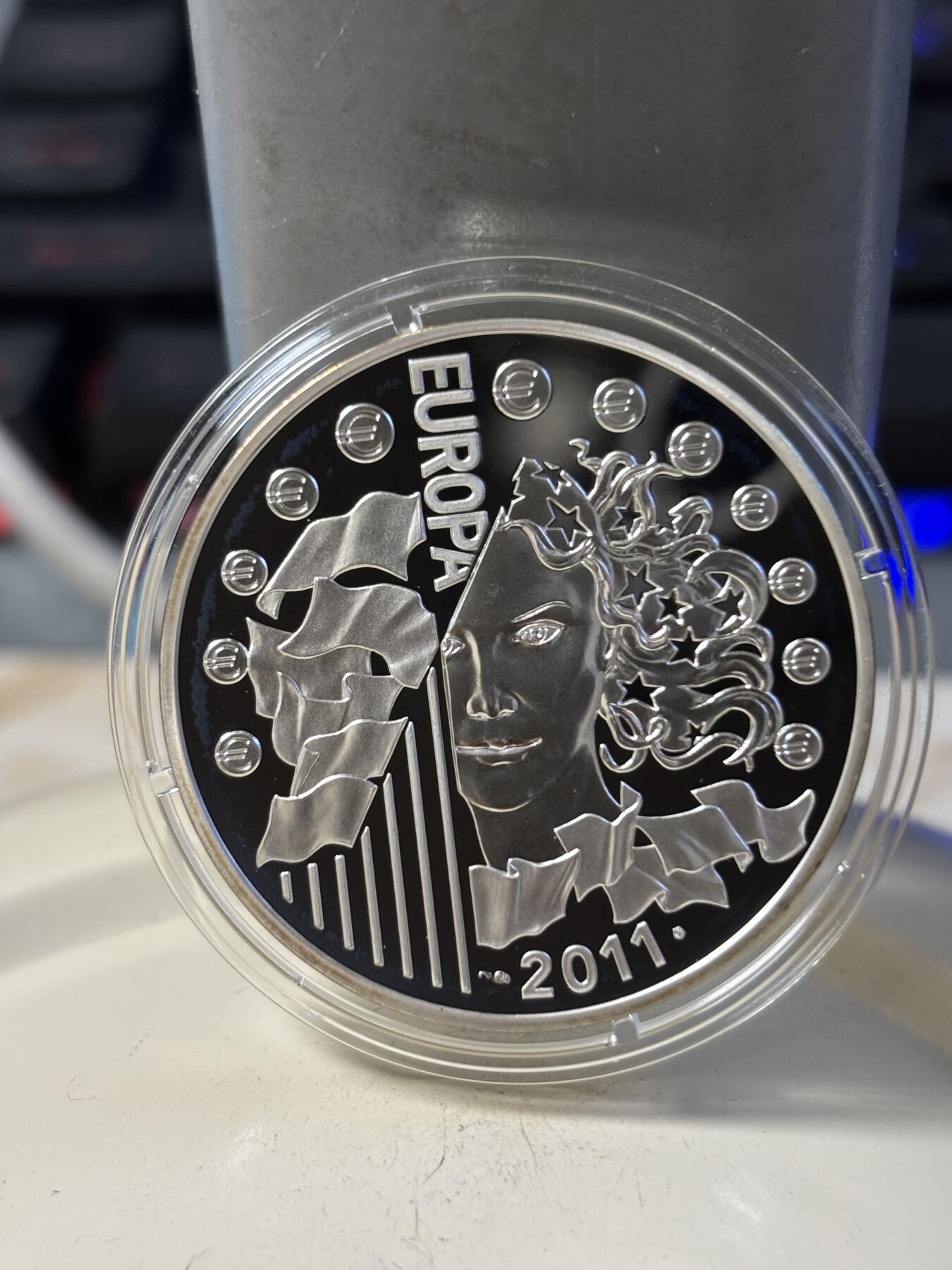 第197期拍卖 法国2011年纪念银币3枚套，900银，22.2克*3，发行10000枚