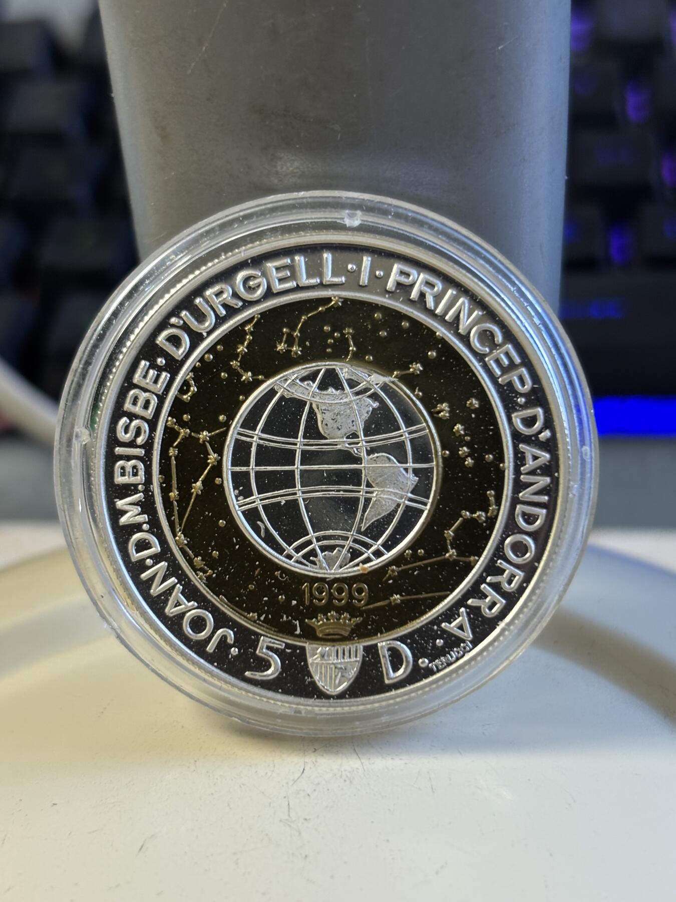 第197期拍卖 安道尔1999年千禧年双色纪念银币，有氧化，925银，1盎司